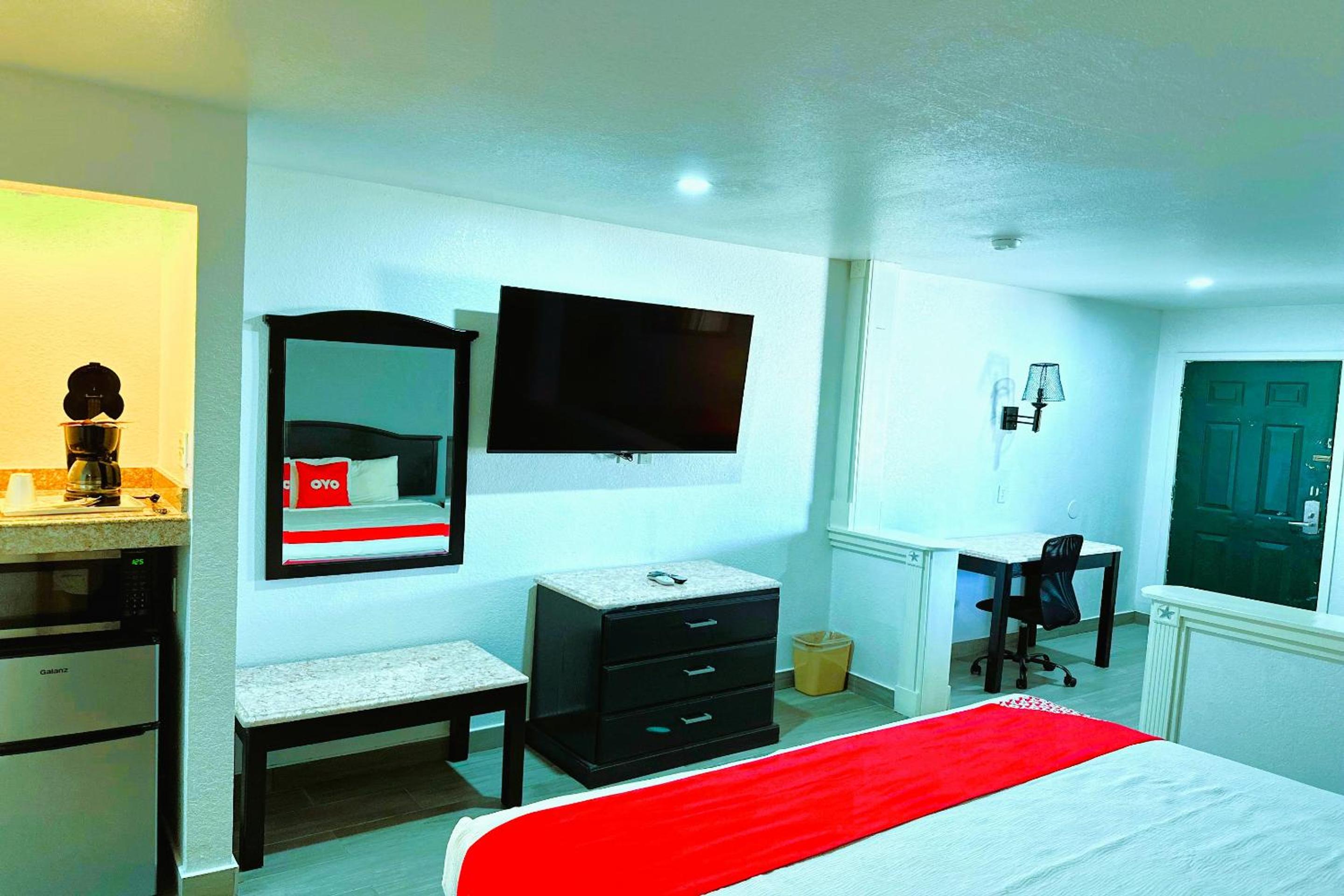 King Bed photo 2