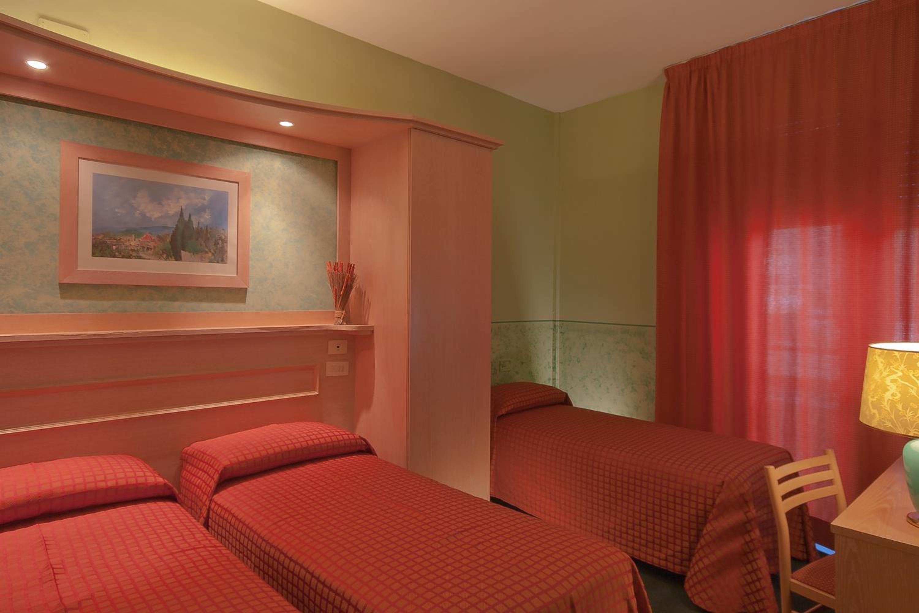 Standard Triple Room photo 2