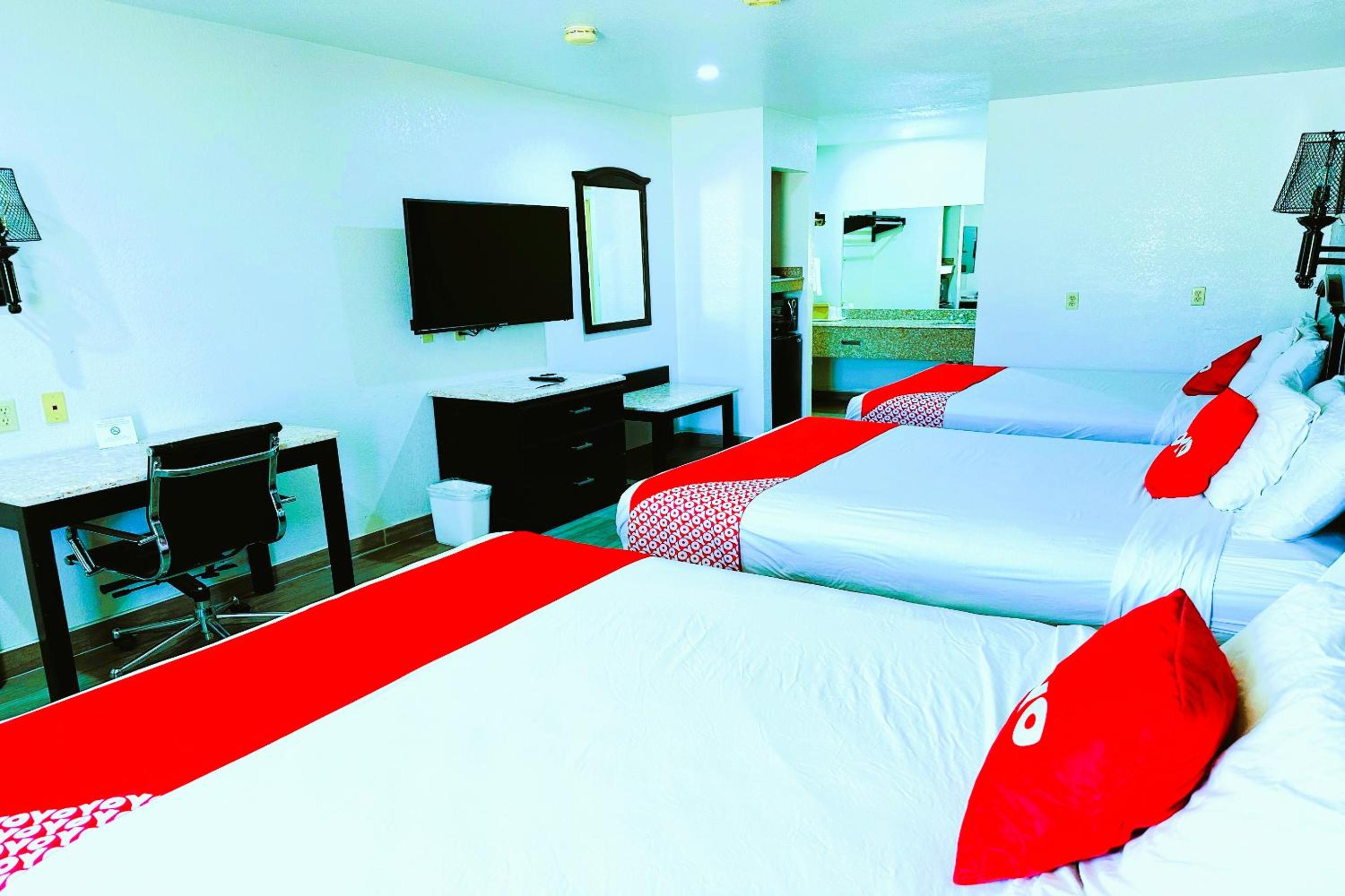 3 Queen Bed photo 3