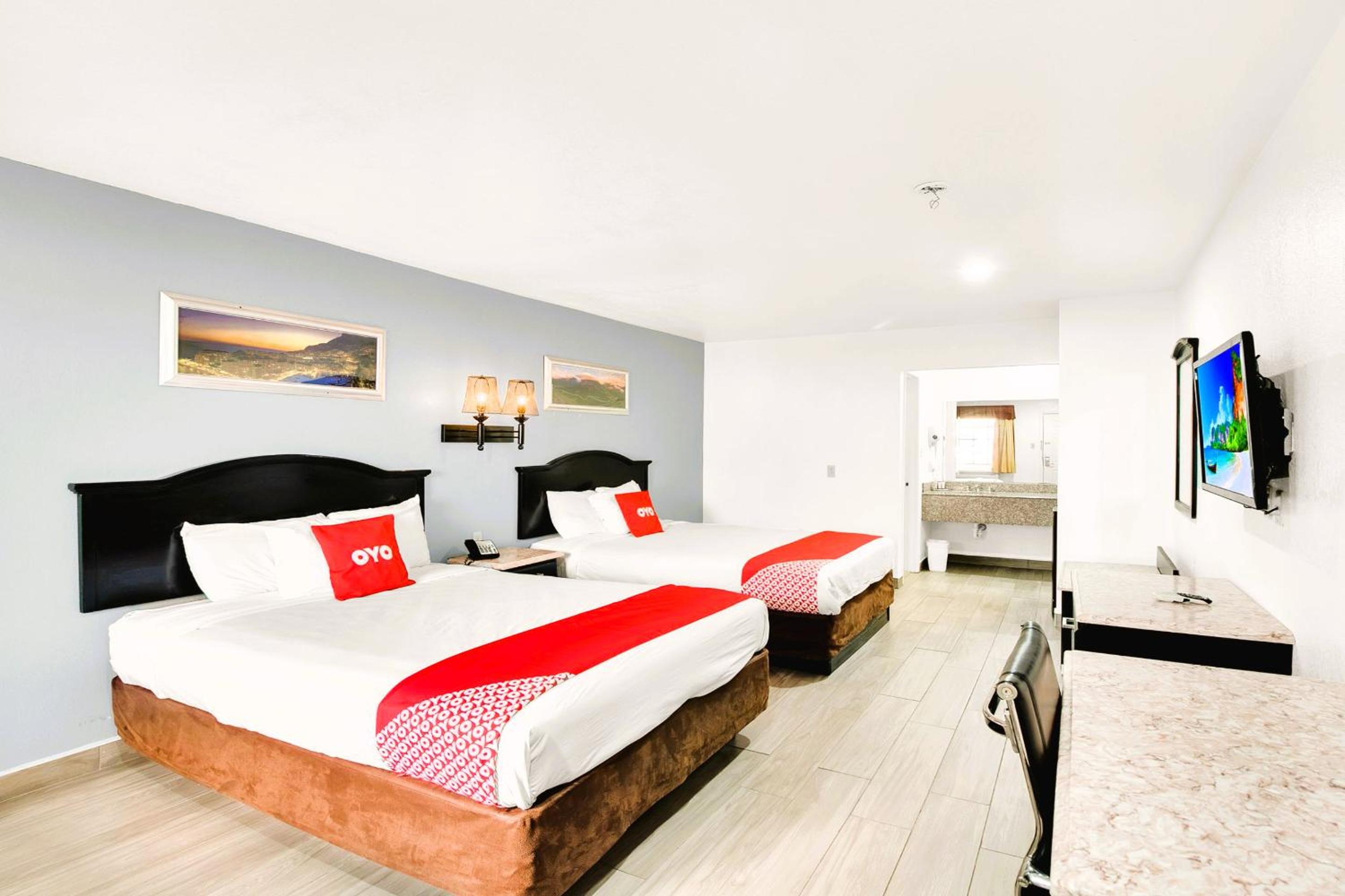 2 Queen Bed photo 1