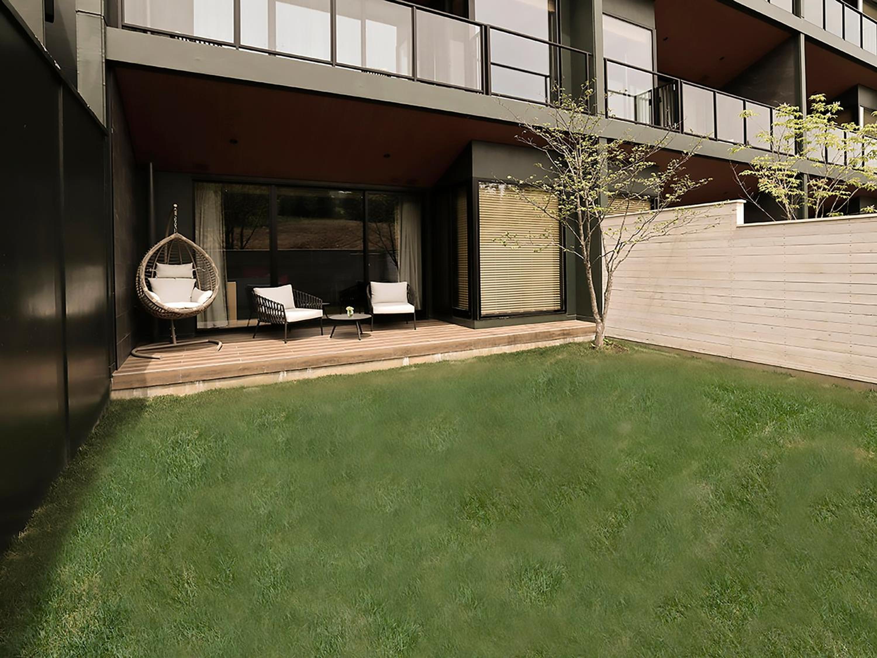 2 Double Classic Outdoor Living Area - Photo 2