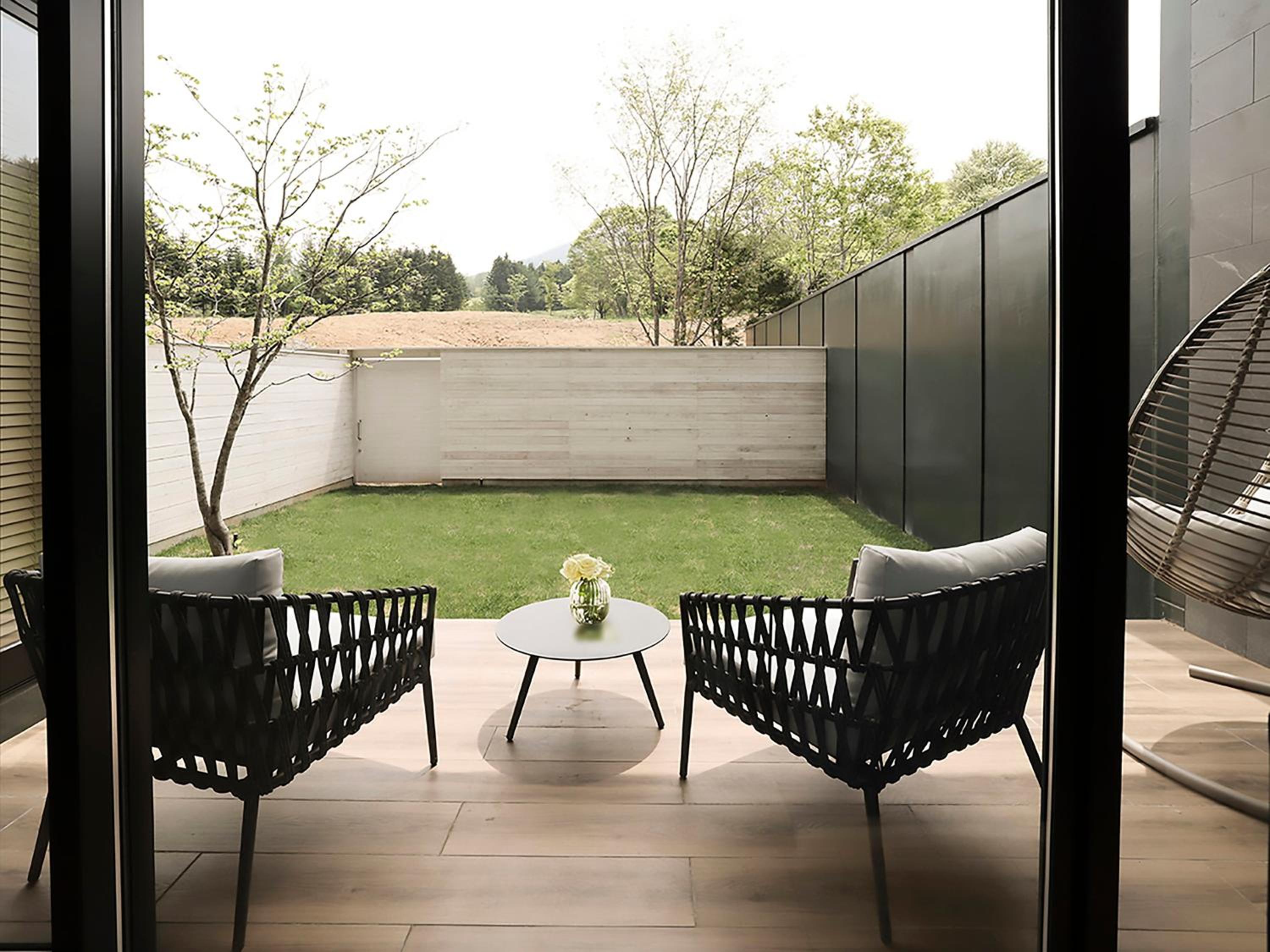 Premium Twin Room with Garden View - Photo 4