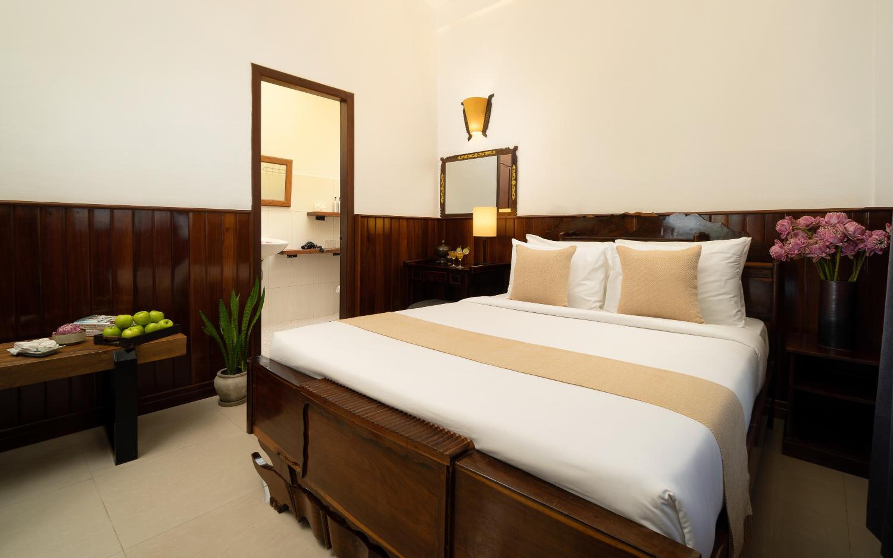 Budget Double Room - Free Workspace + Afternoon Tea + Tree Planting - Photo 5