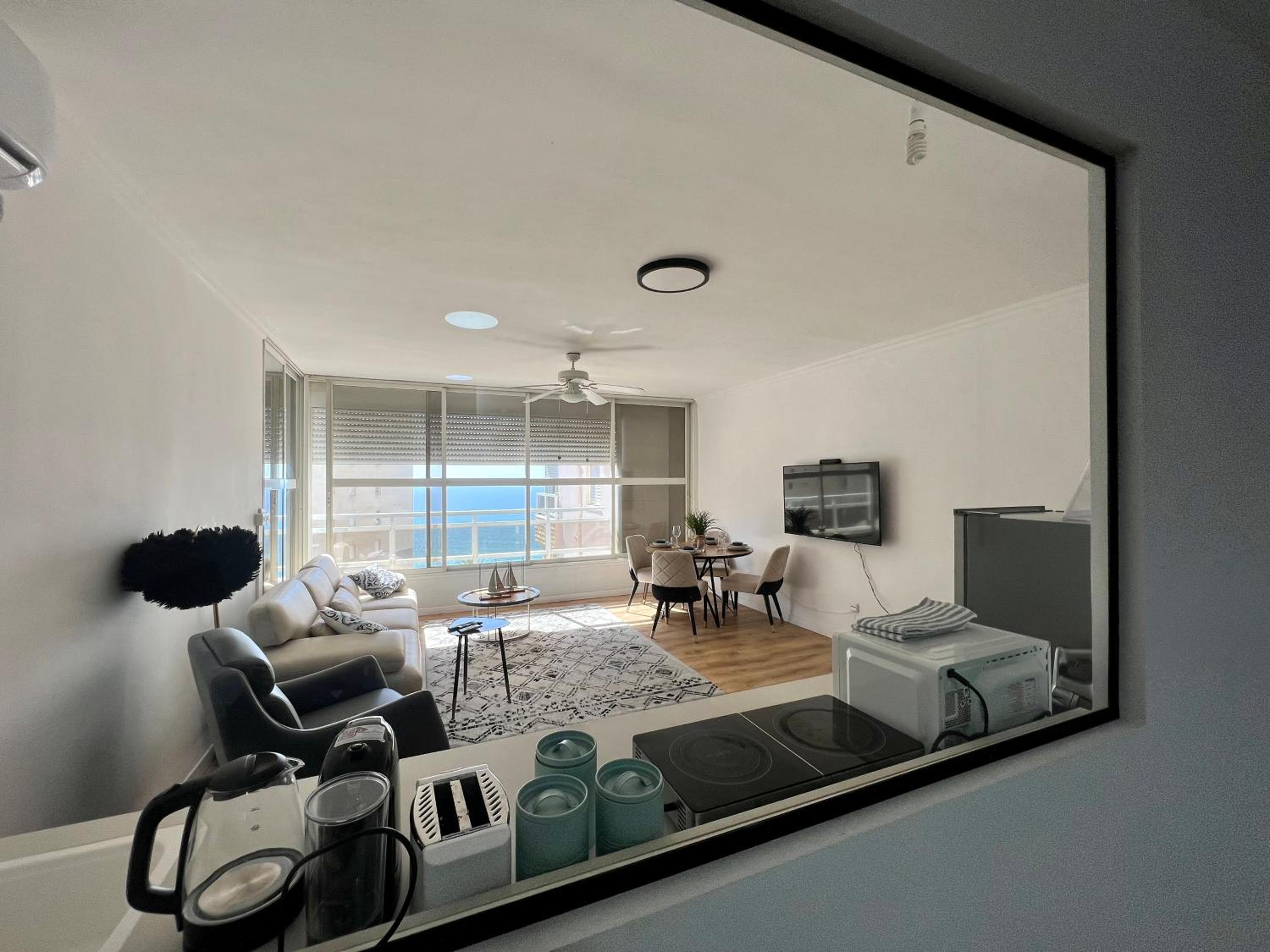 One-Bedroom Apartment photo 1