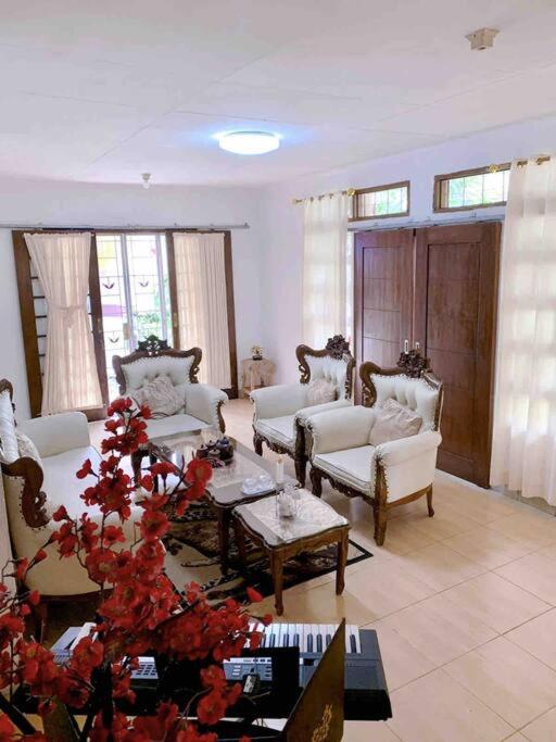 Villa photo 1