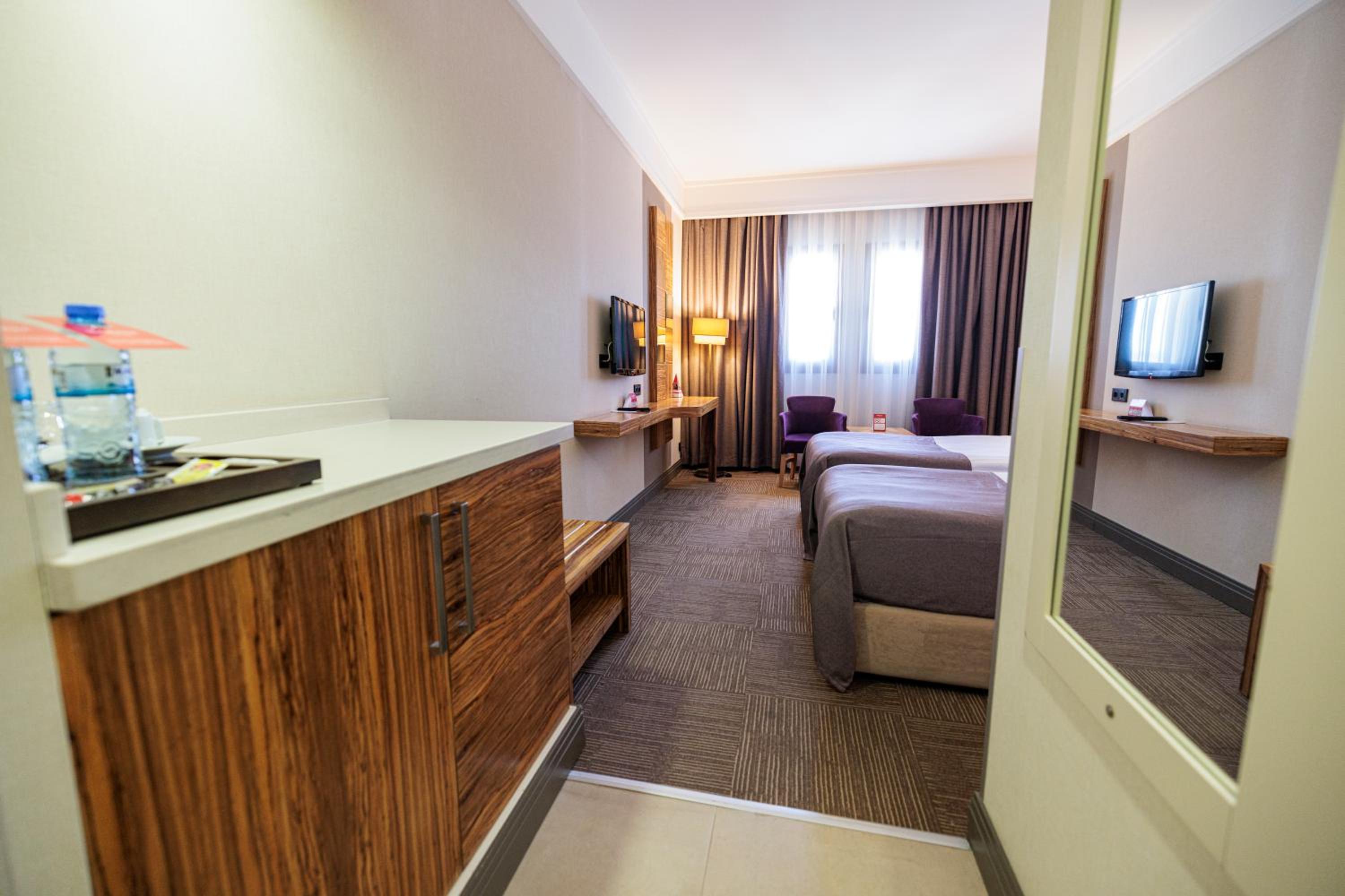 Standard Triple Room - Non-Smoking photo 3