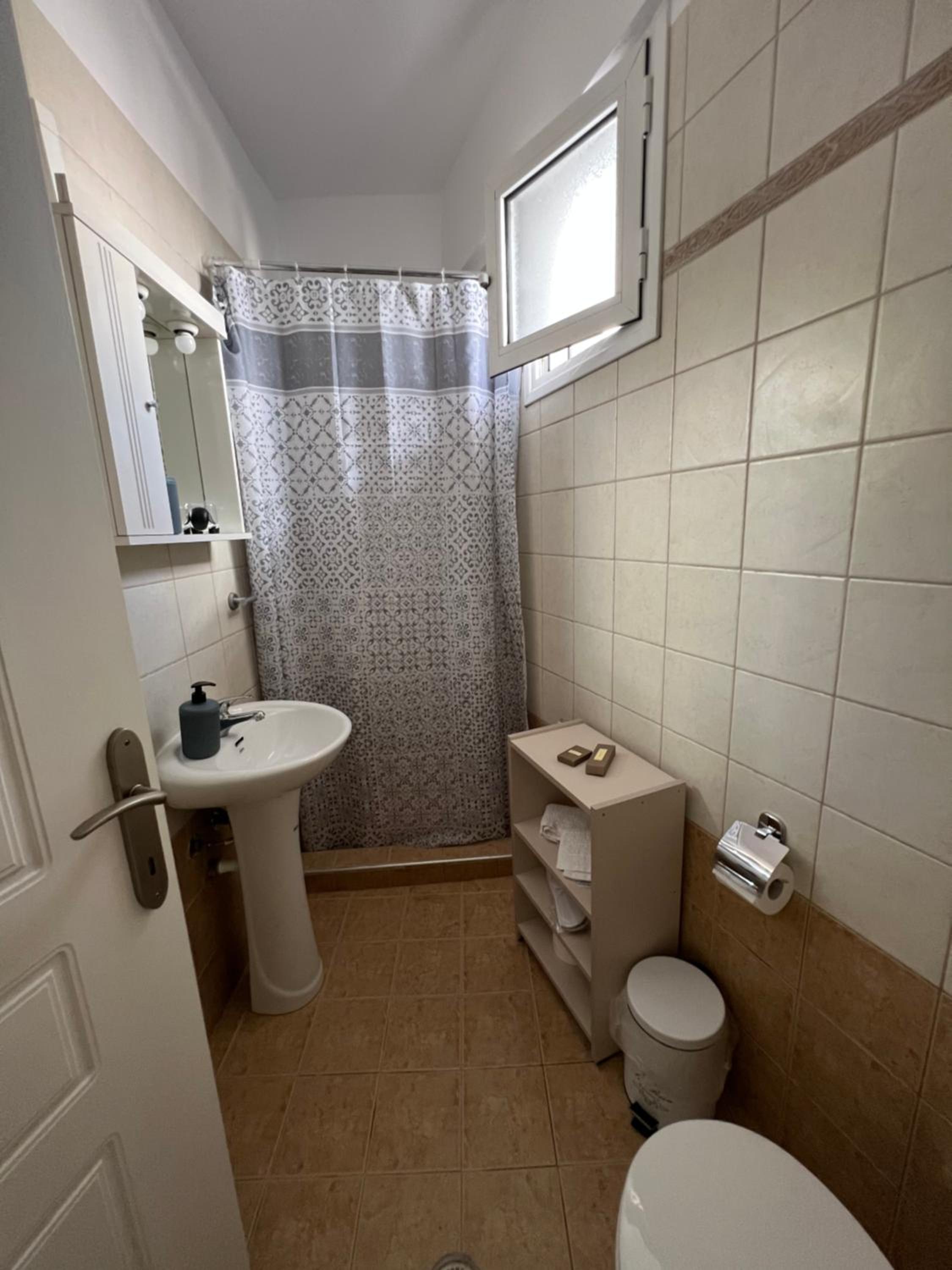 One-Bedroom Apartment photo 3