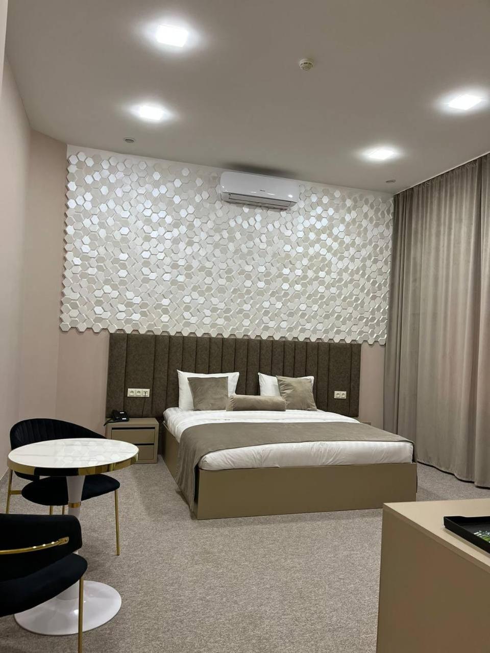 Deluxe Double Room (2 Adults + 1 Child) photo 3