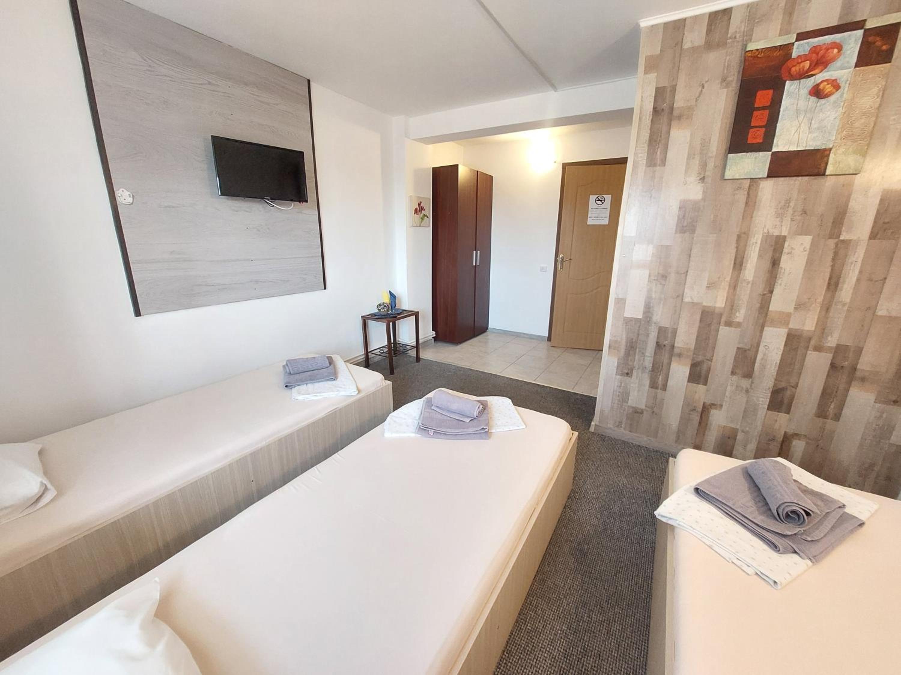 Budget Triple Room photo 3