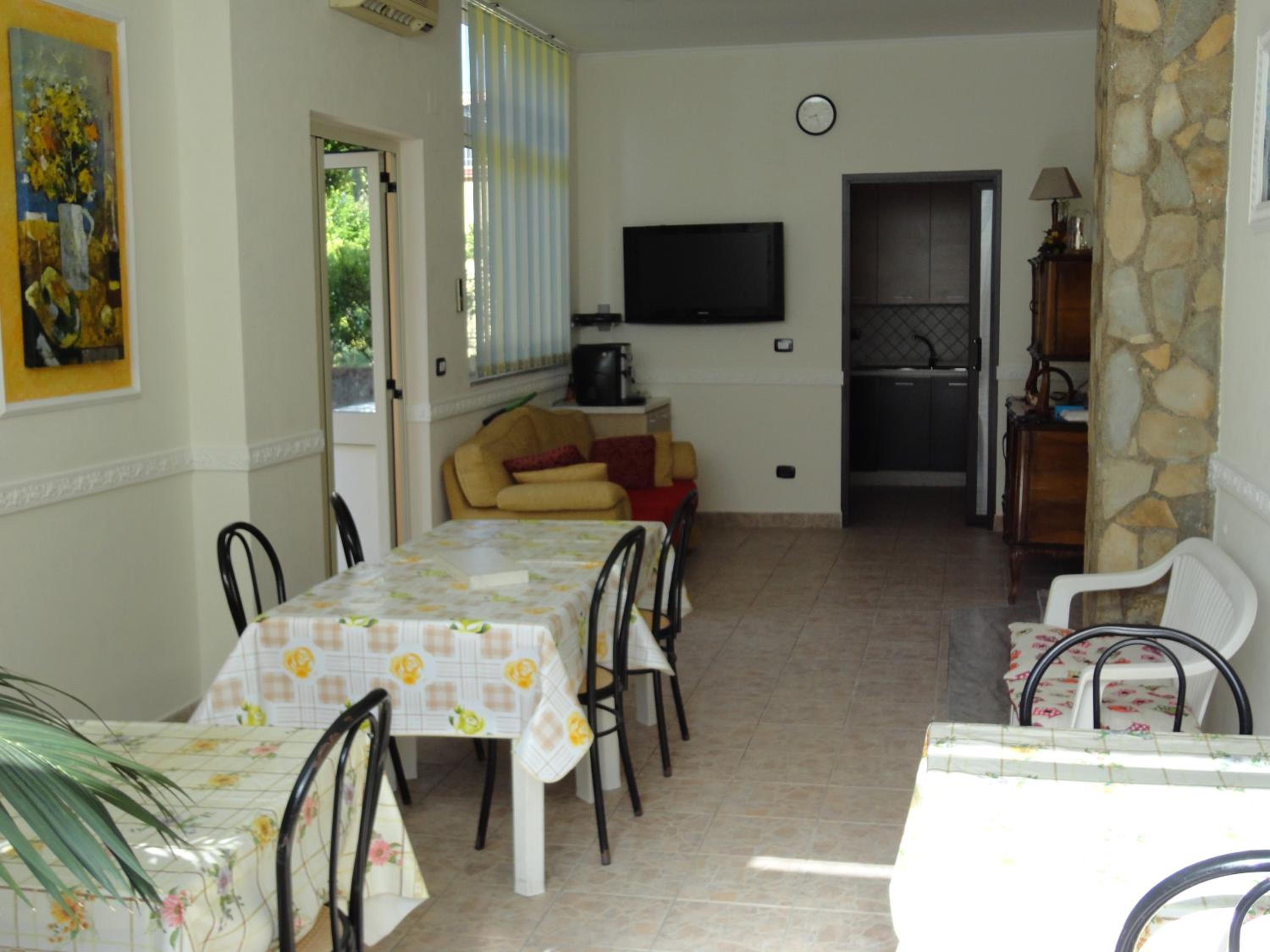 Triple Room with Bathroom - Photo 5
