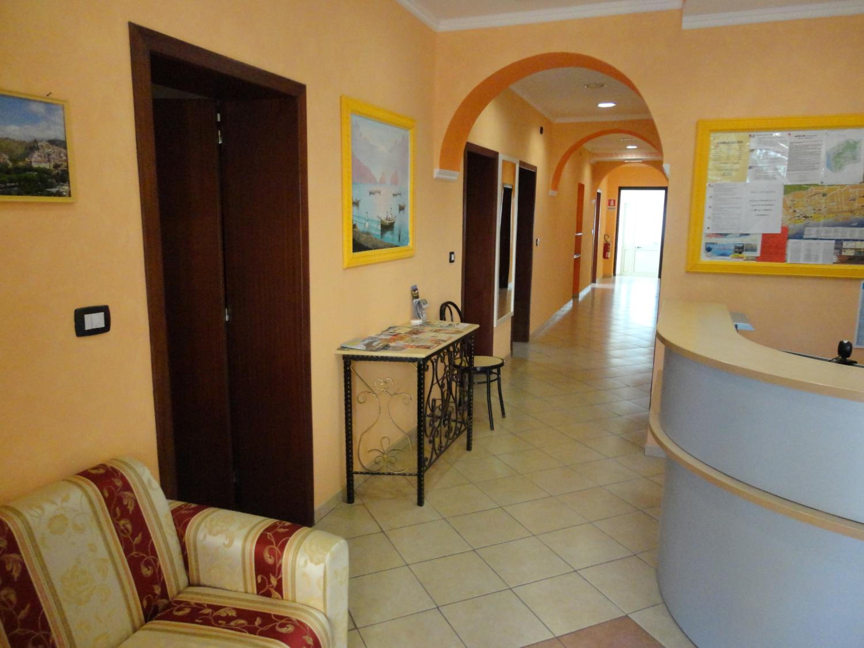 Triple Room with Bathroom - Photo 7