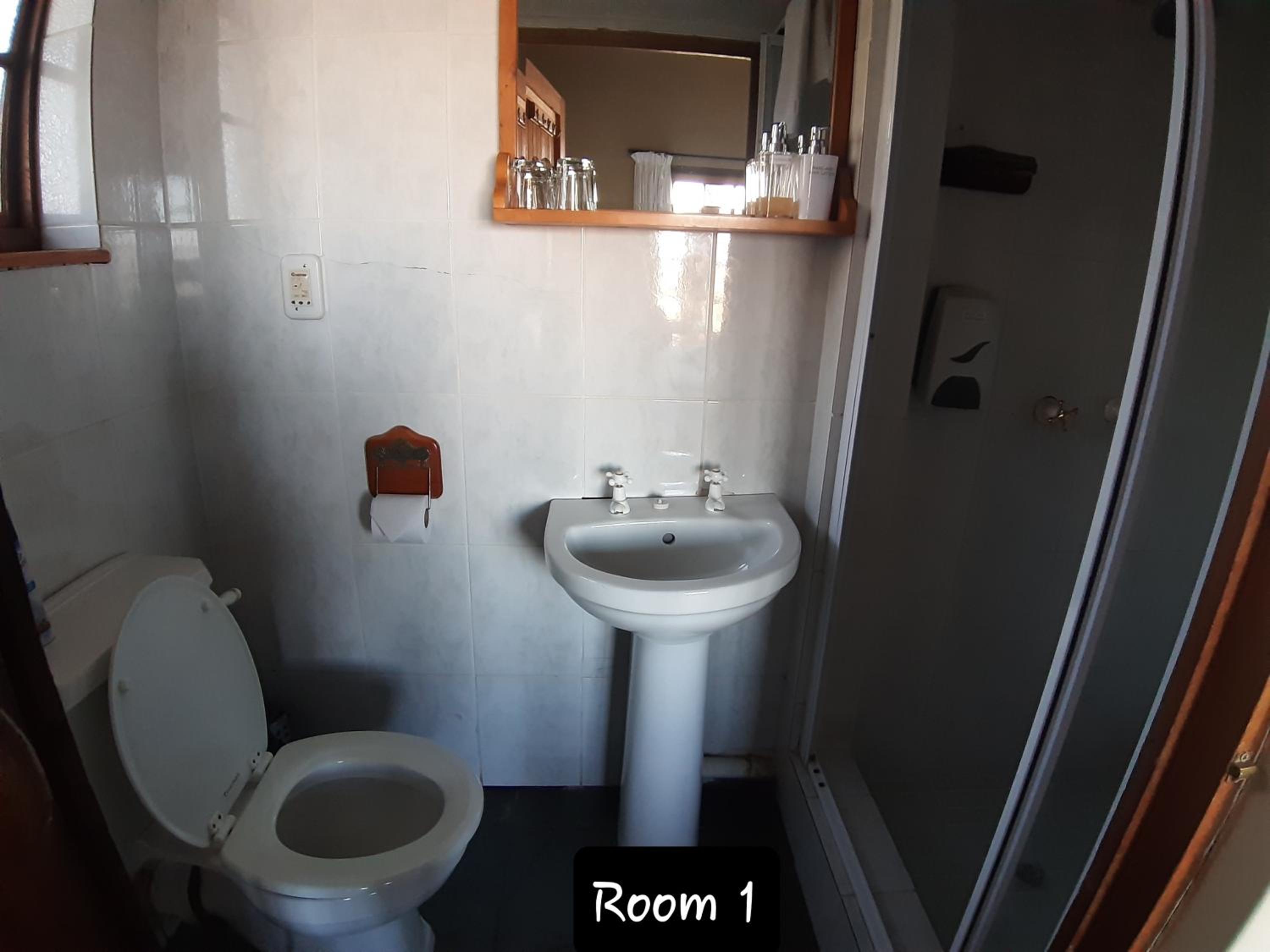 Standard King Room - Photo 6