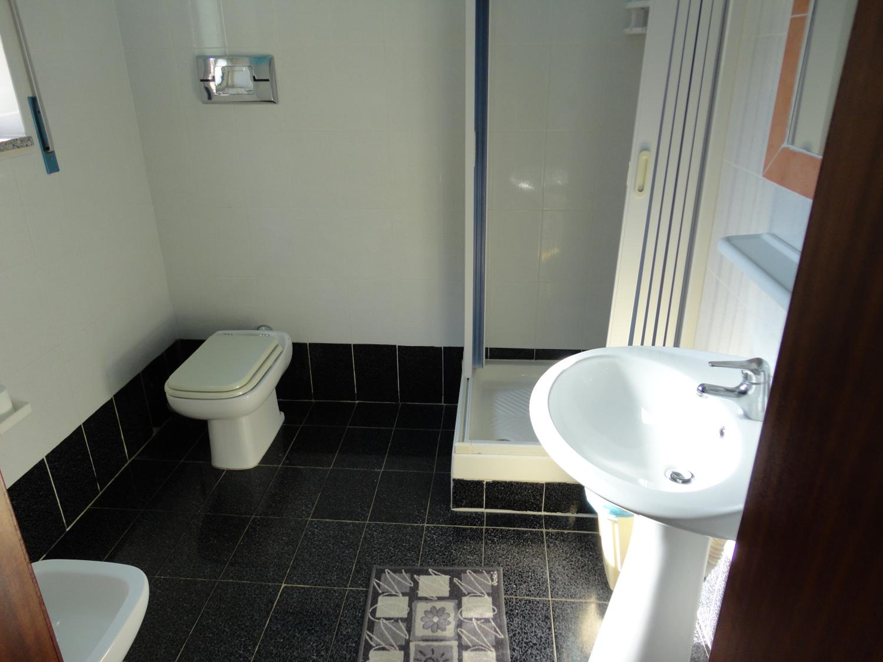 Triple Room with Bathroom - Photo 3