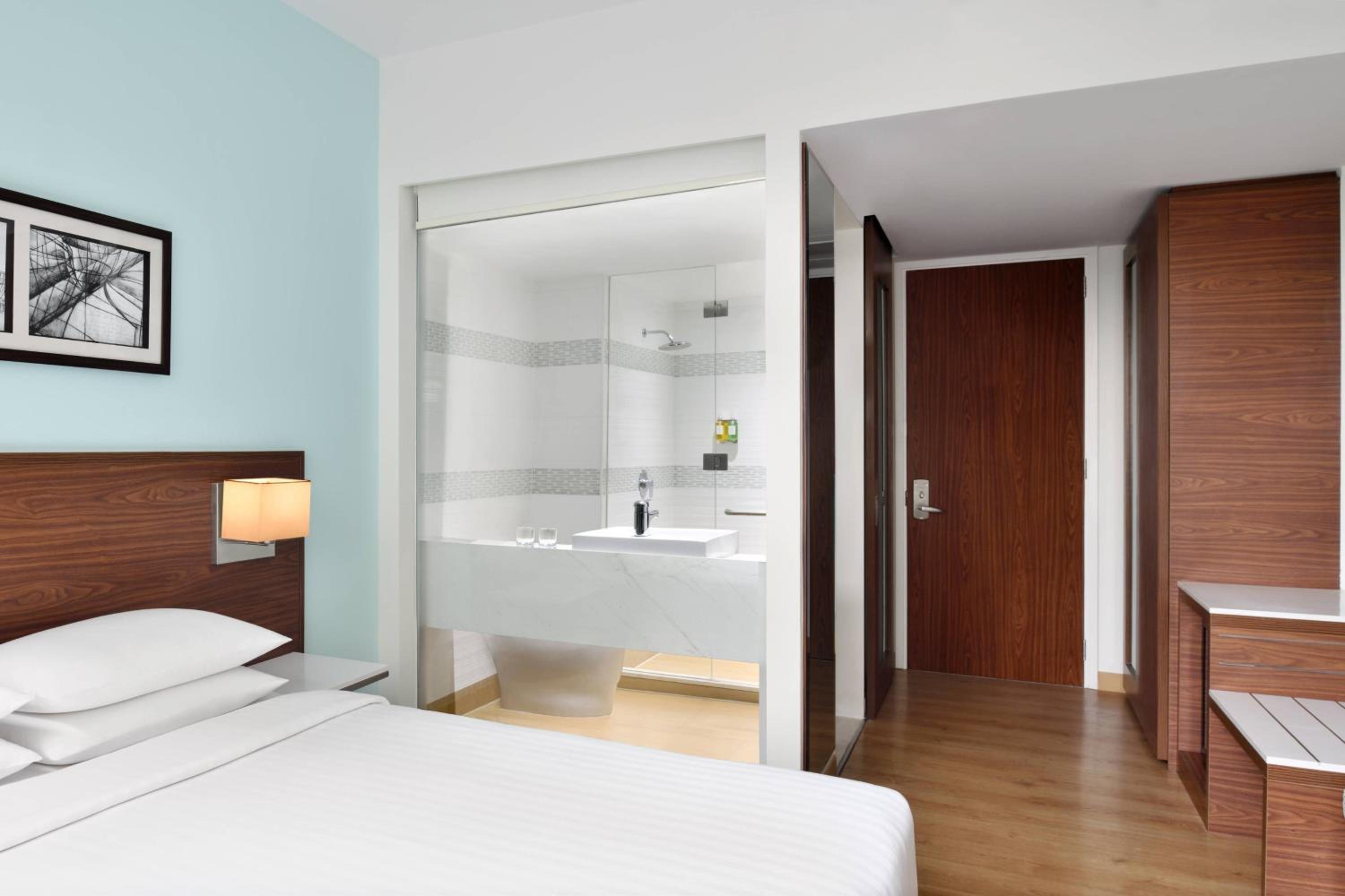 Fairfield Premier Double Room with Kava Lounge Access & Flexible check-in/check-out photo 2