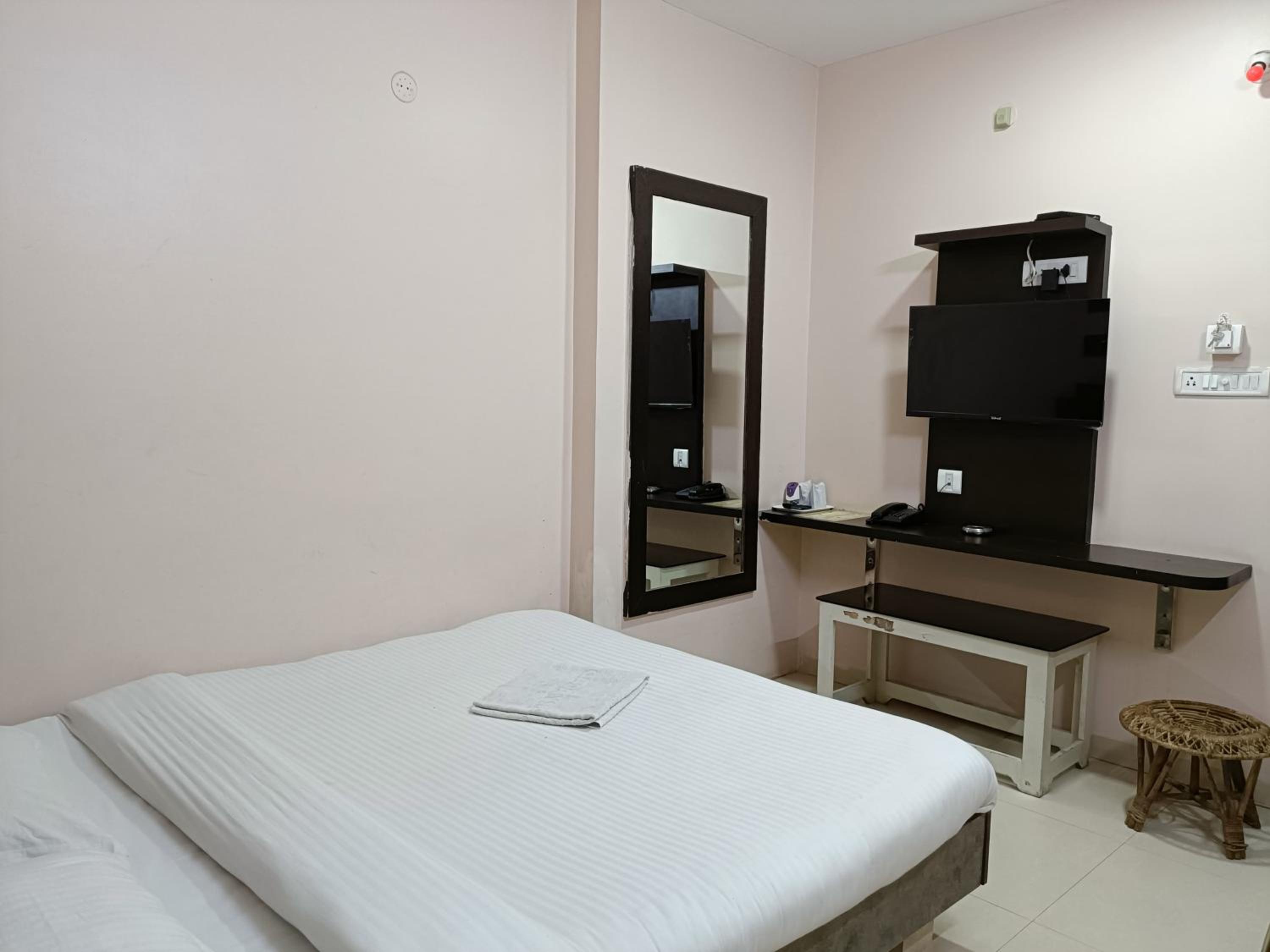 Deluxe Double Room - Photo 5