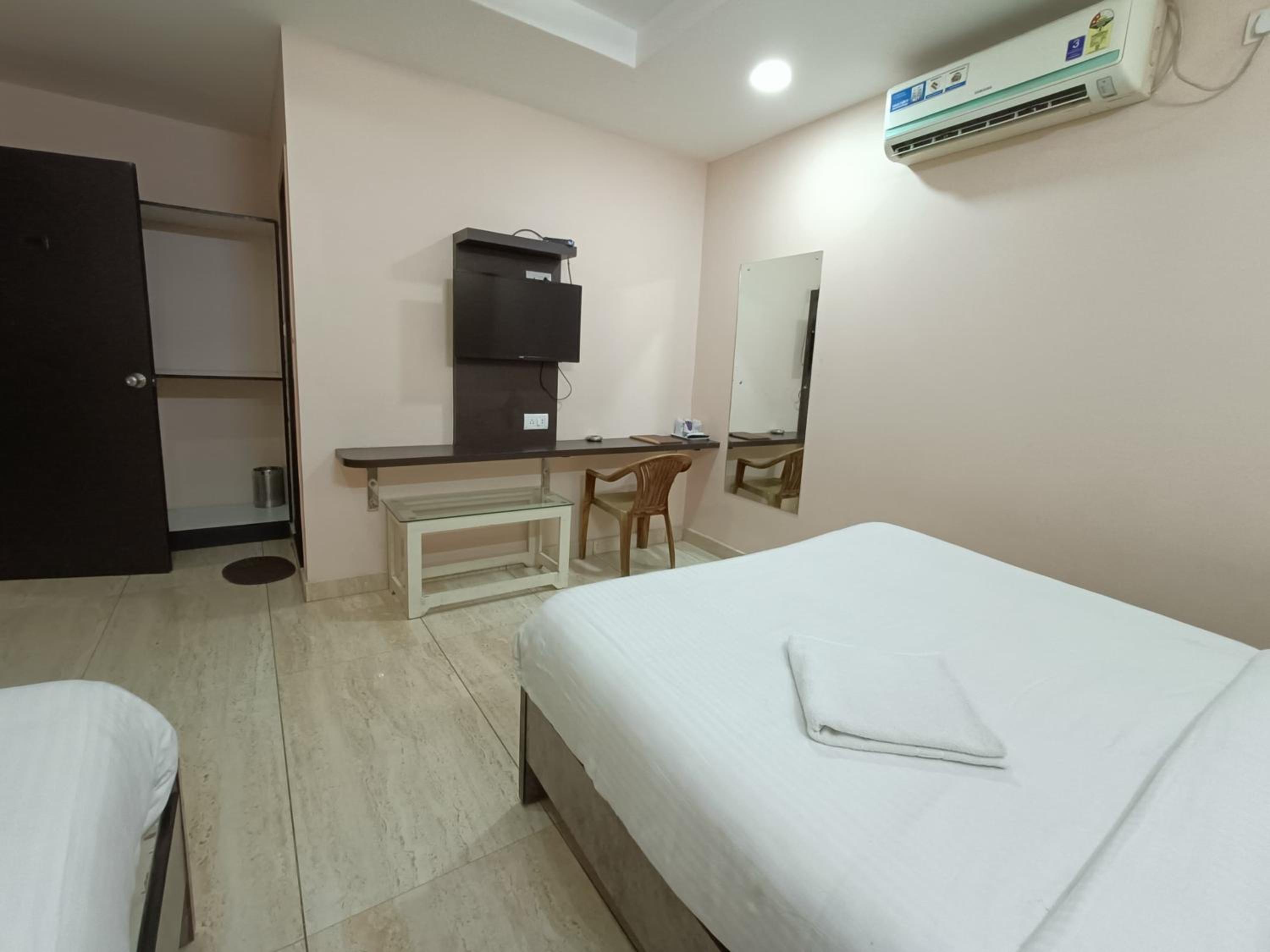Deluxe Triple Room - Photo 2