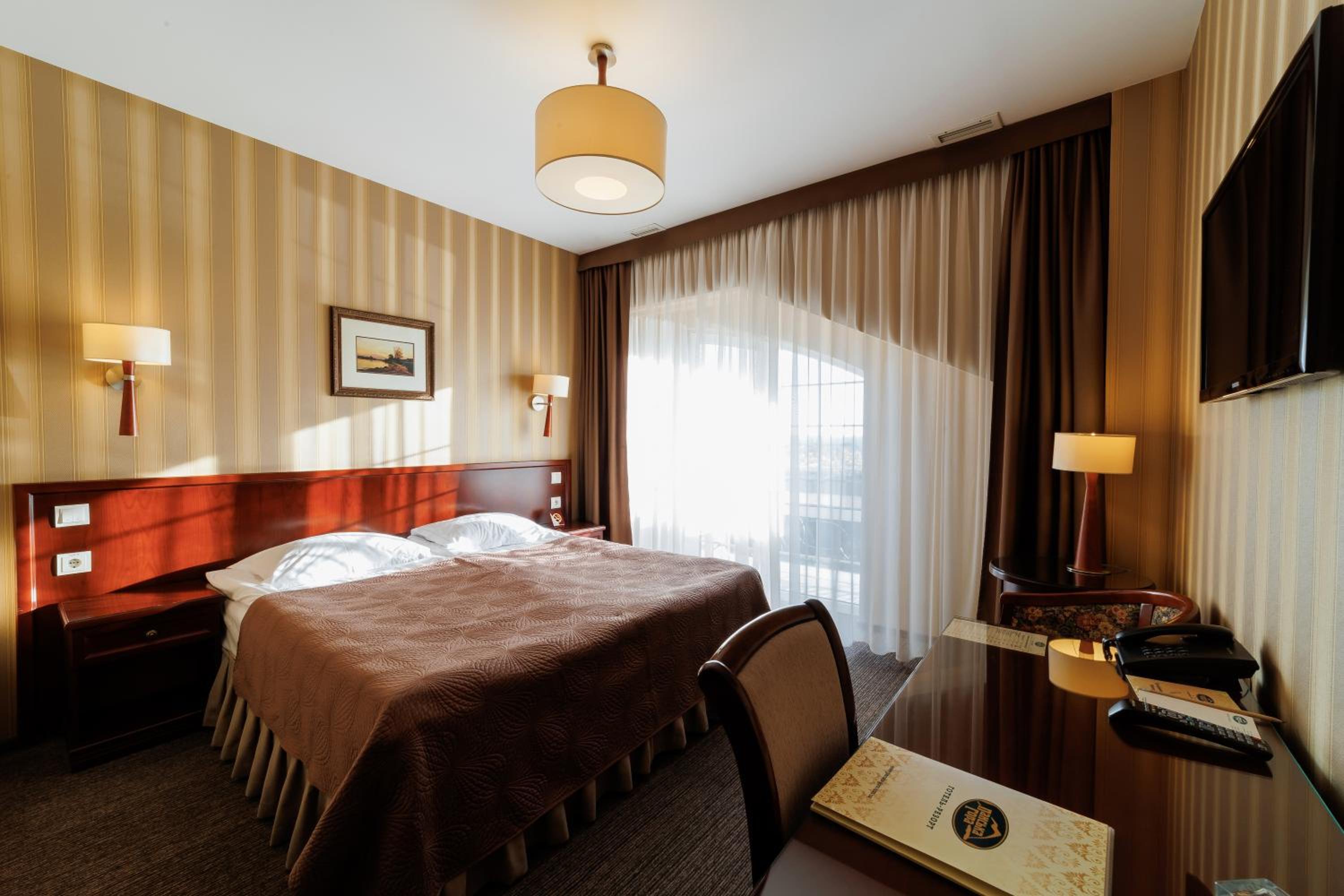 Superior Twin or Double Room photo 3