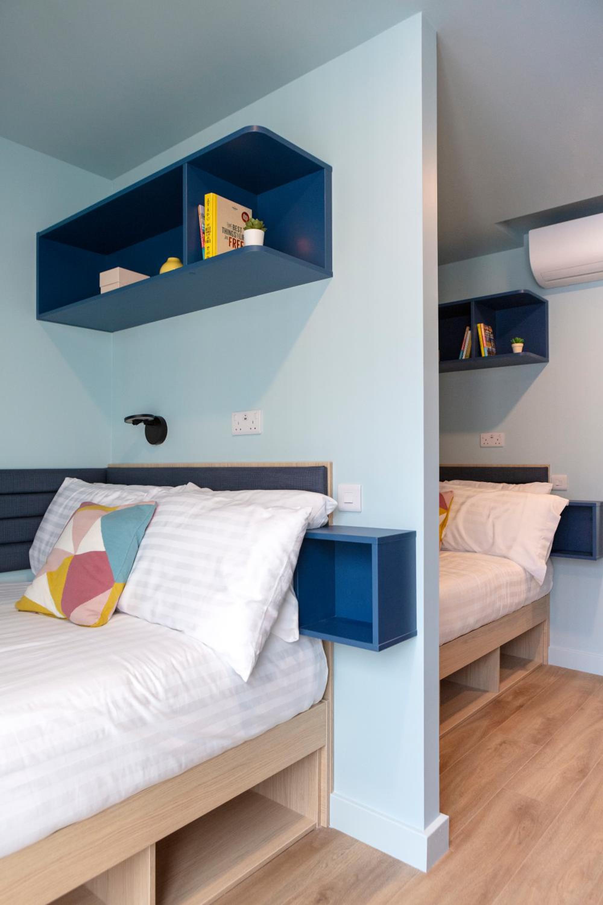 Twin Room with Private Bathroom - Photo 1