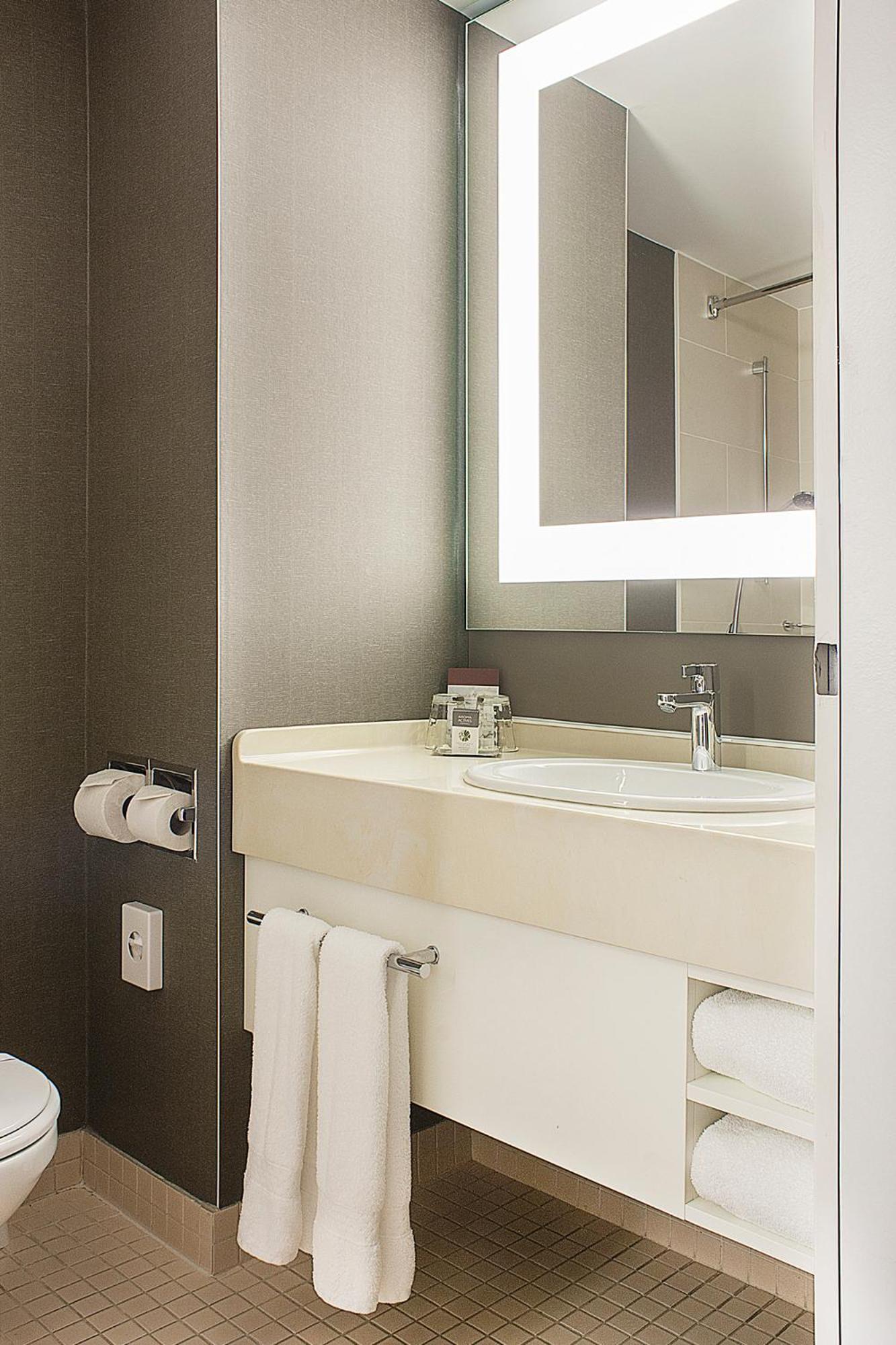 Twin Room - Photo 8