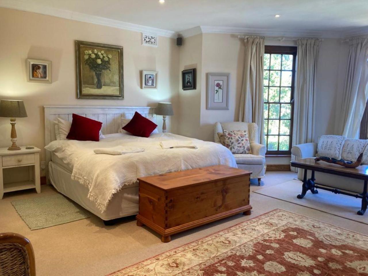 Three-Bedroom House photo 2