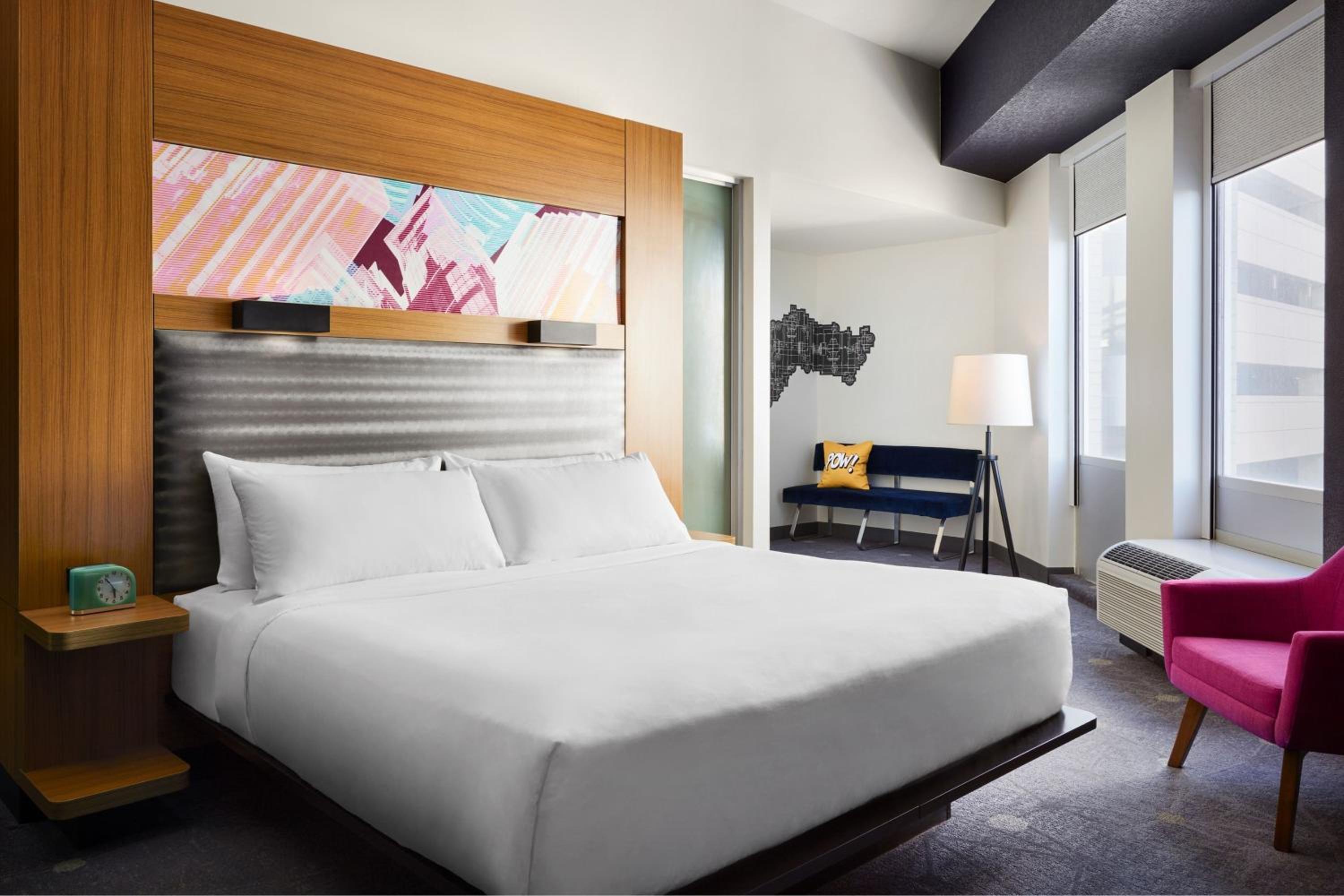 Corner King Room - Photo 2