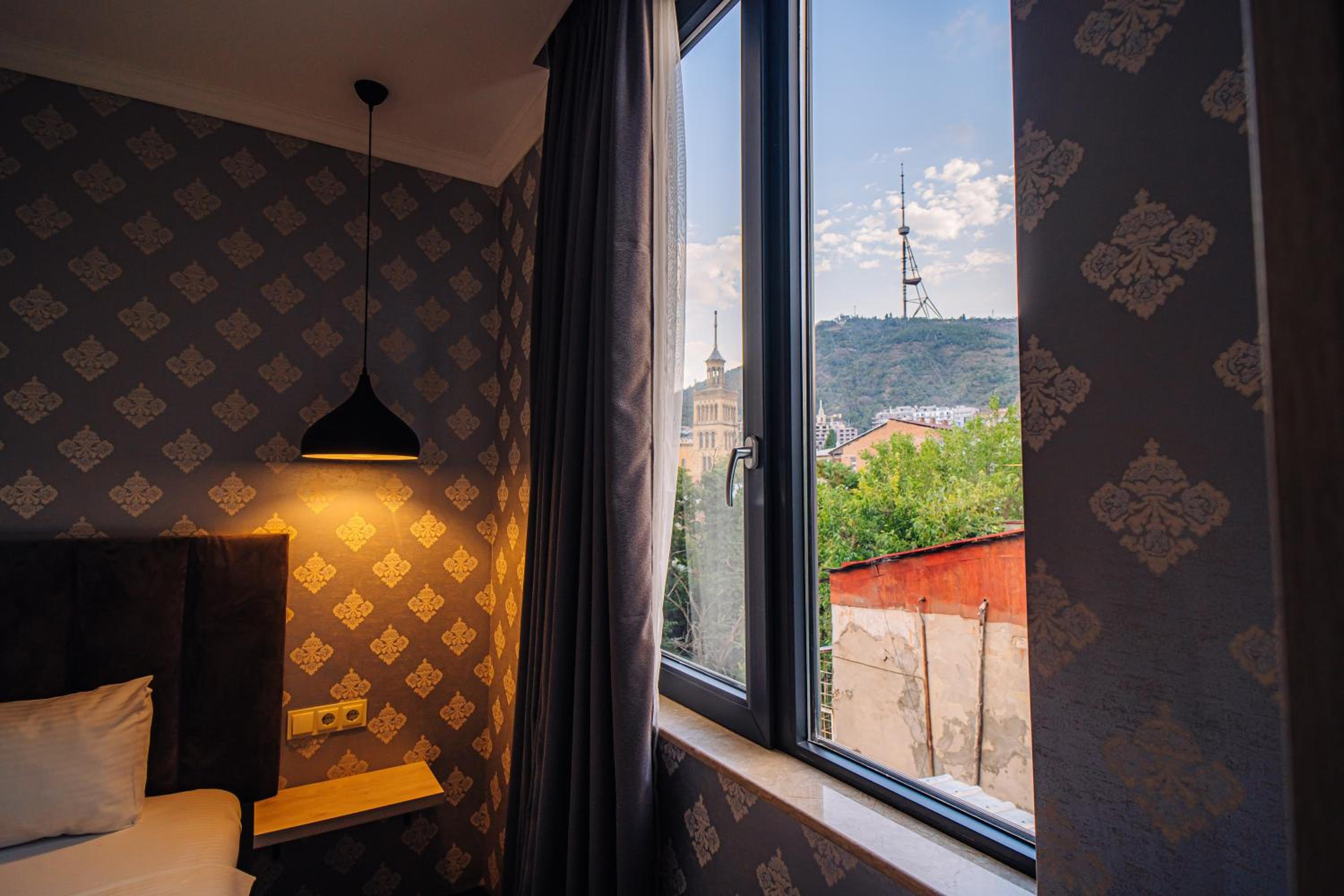 King Room with Mountain View photo 2