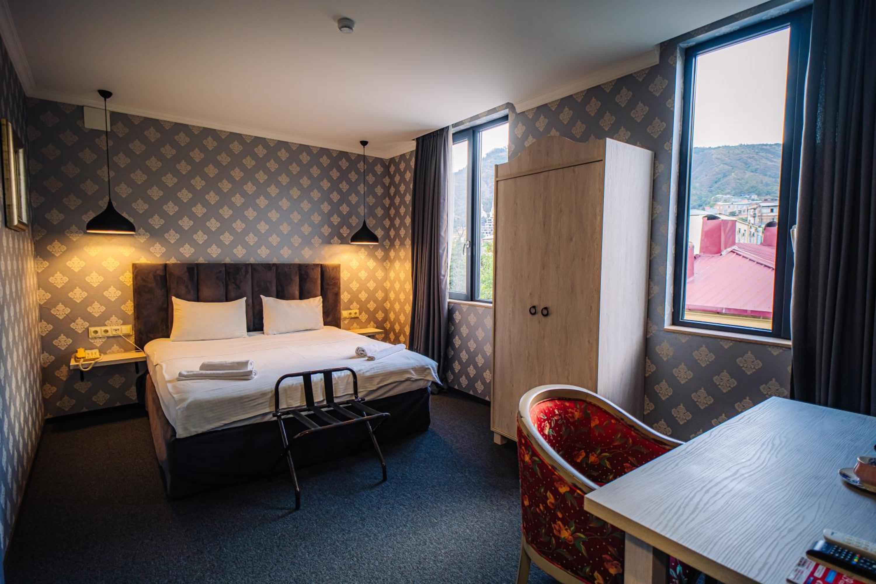 King Room with Mountain View