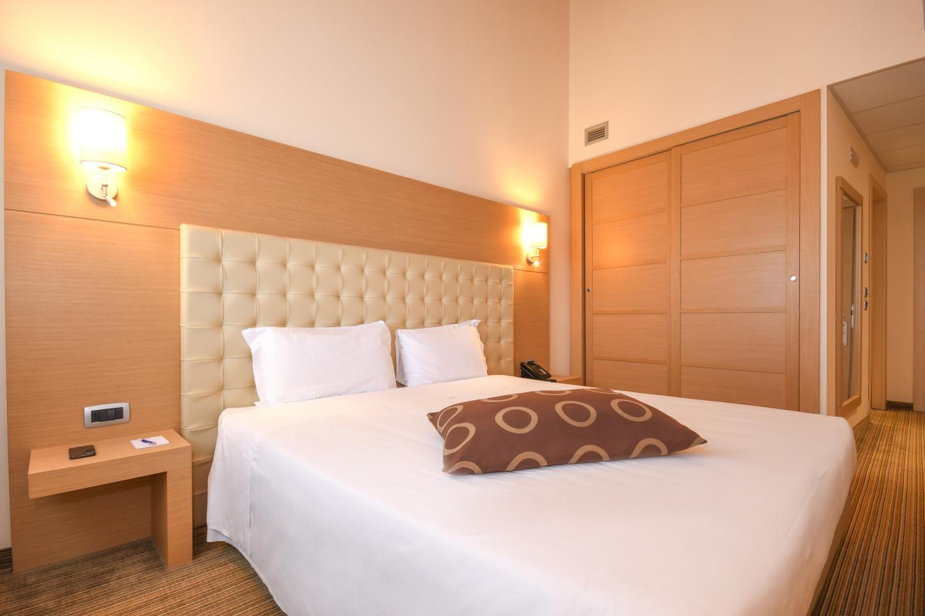 Superior Double Room - Photo 1