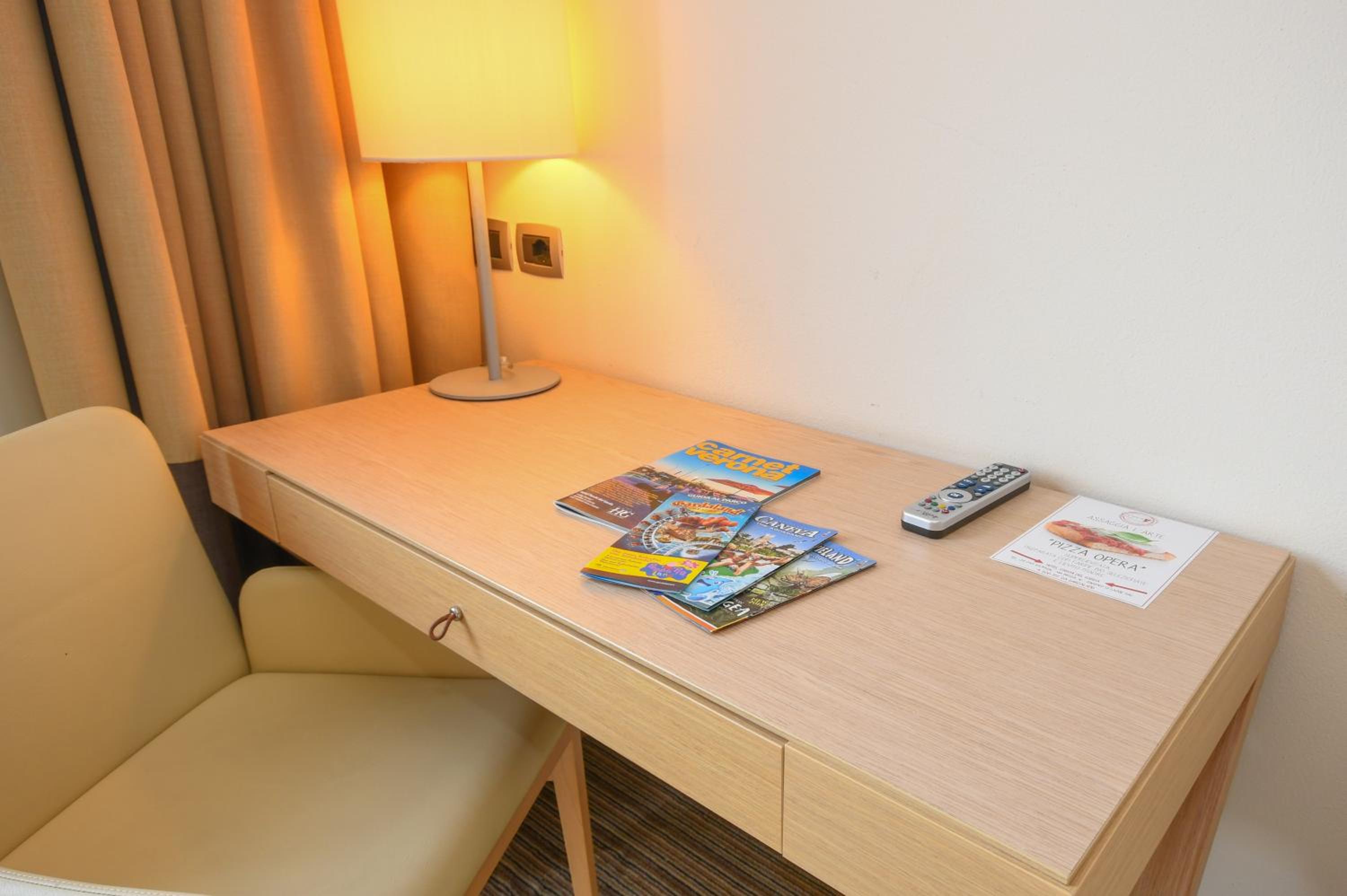 Double or Twin Room - Photo 5