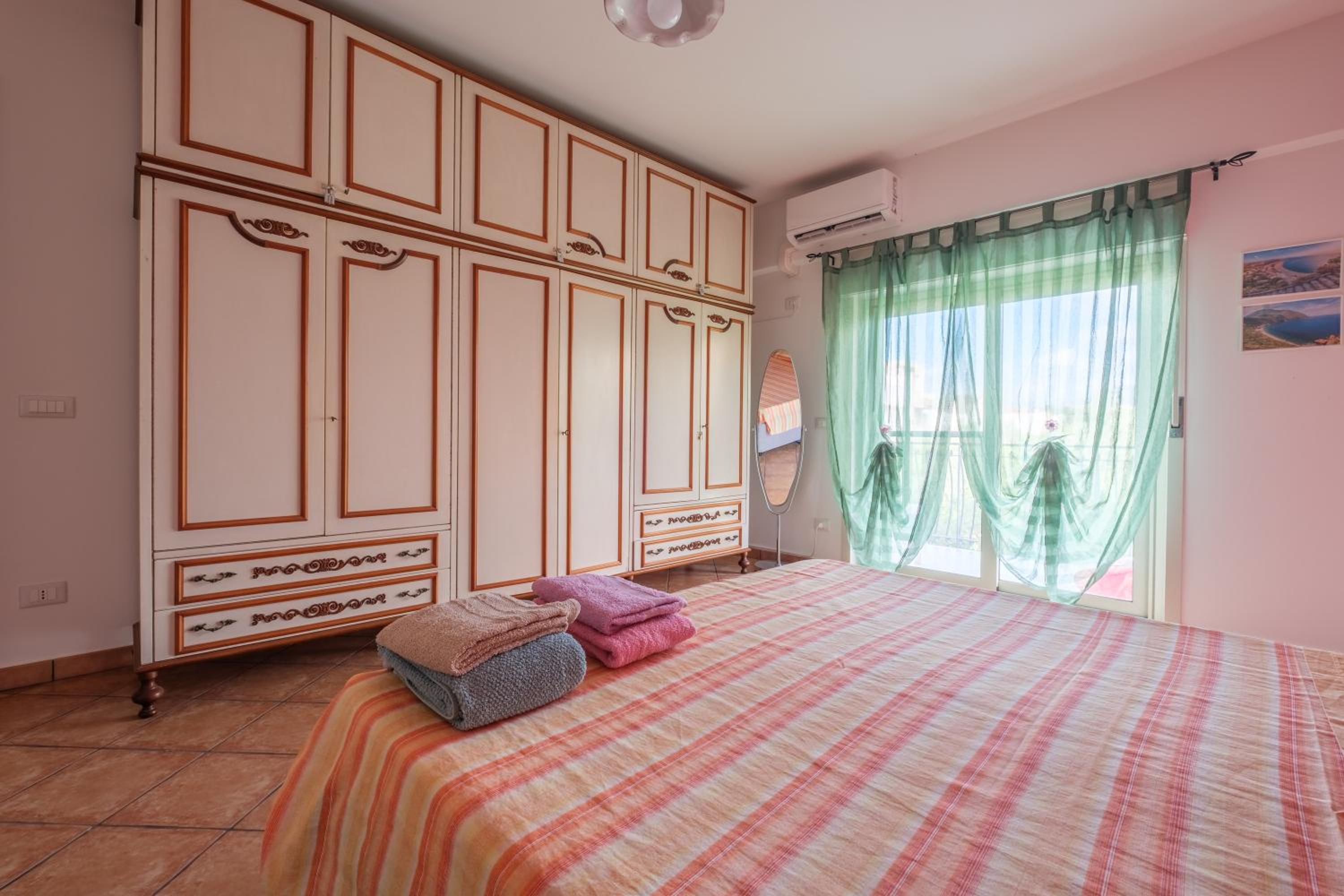 Two-Bedroom Deluxe Apartment with Balcony photo 3