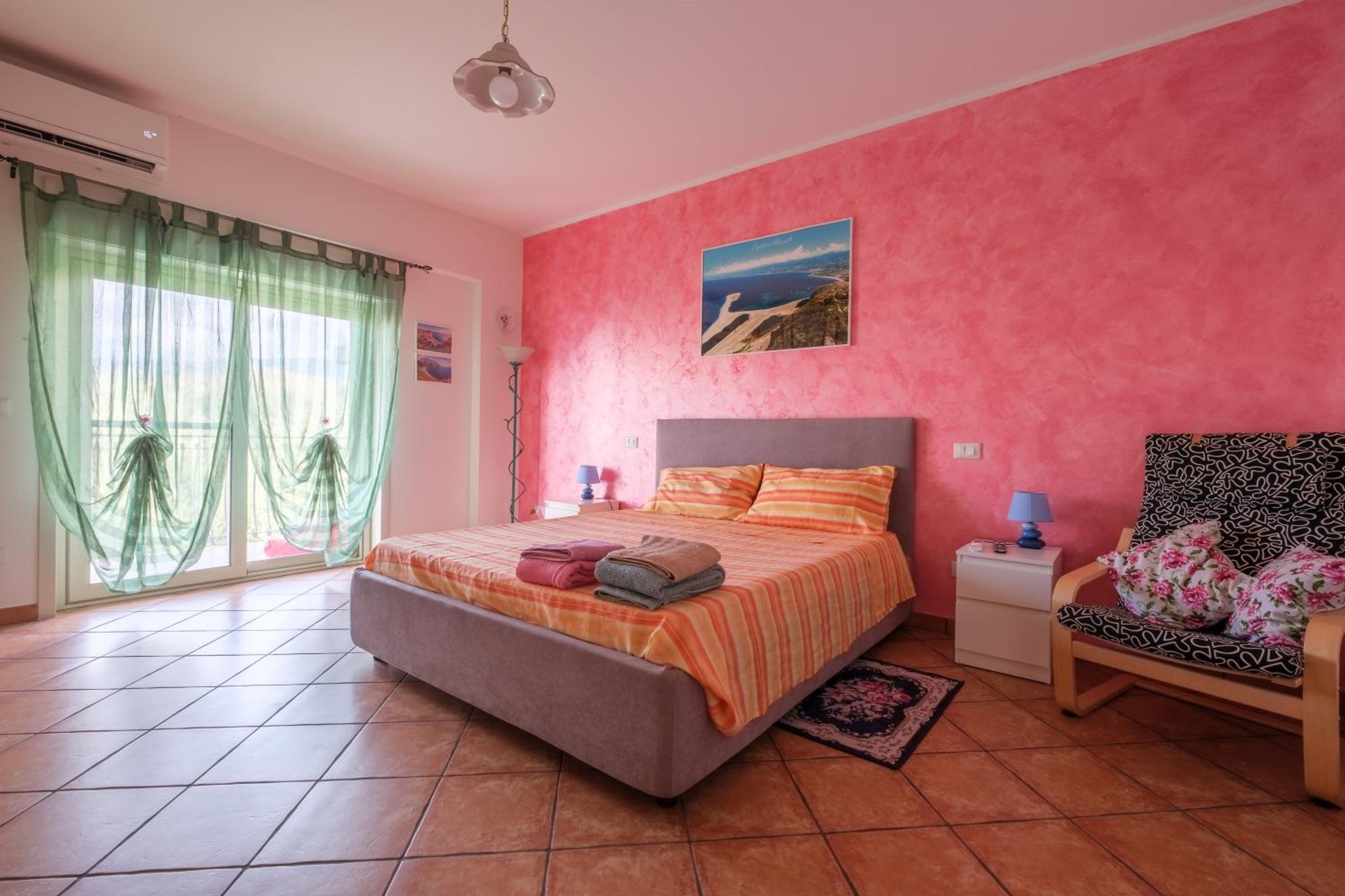 Two-Bedroom Deluxe Apartment with Balcony photo 1
