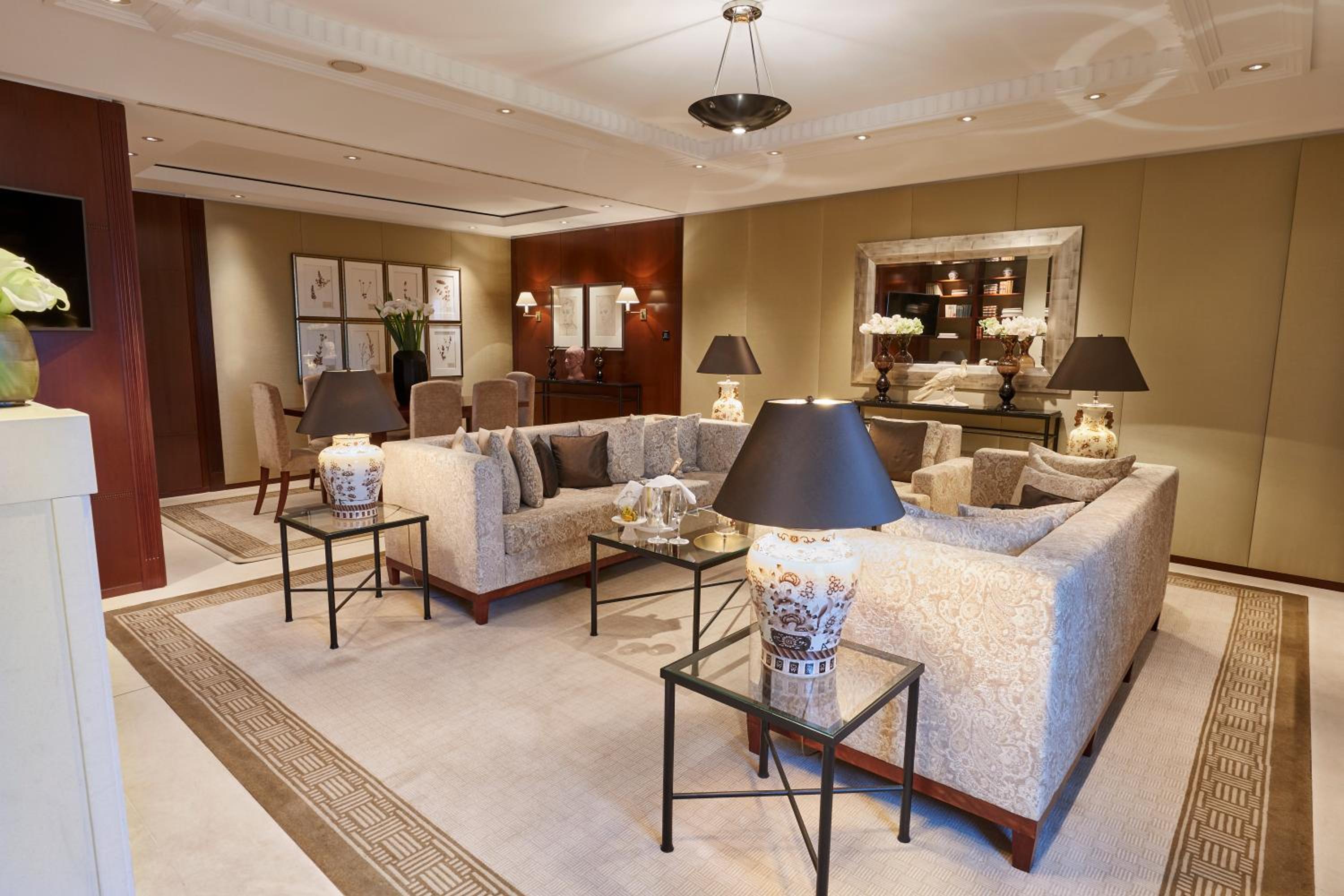 Adlon Deluxe Suite