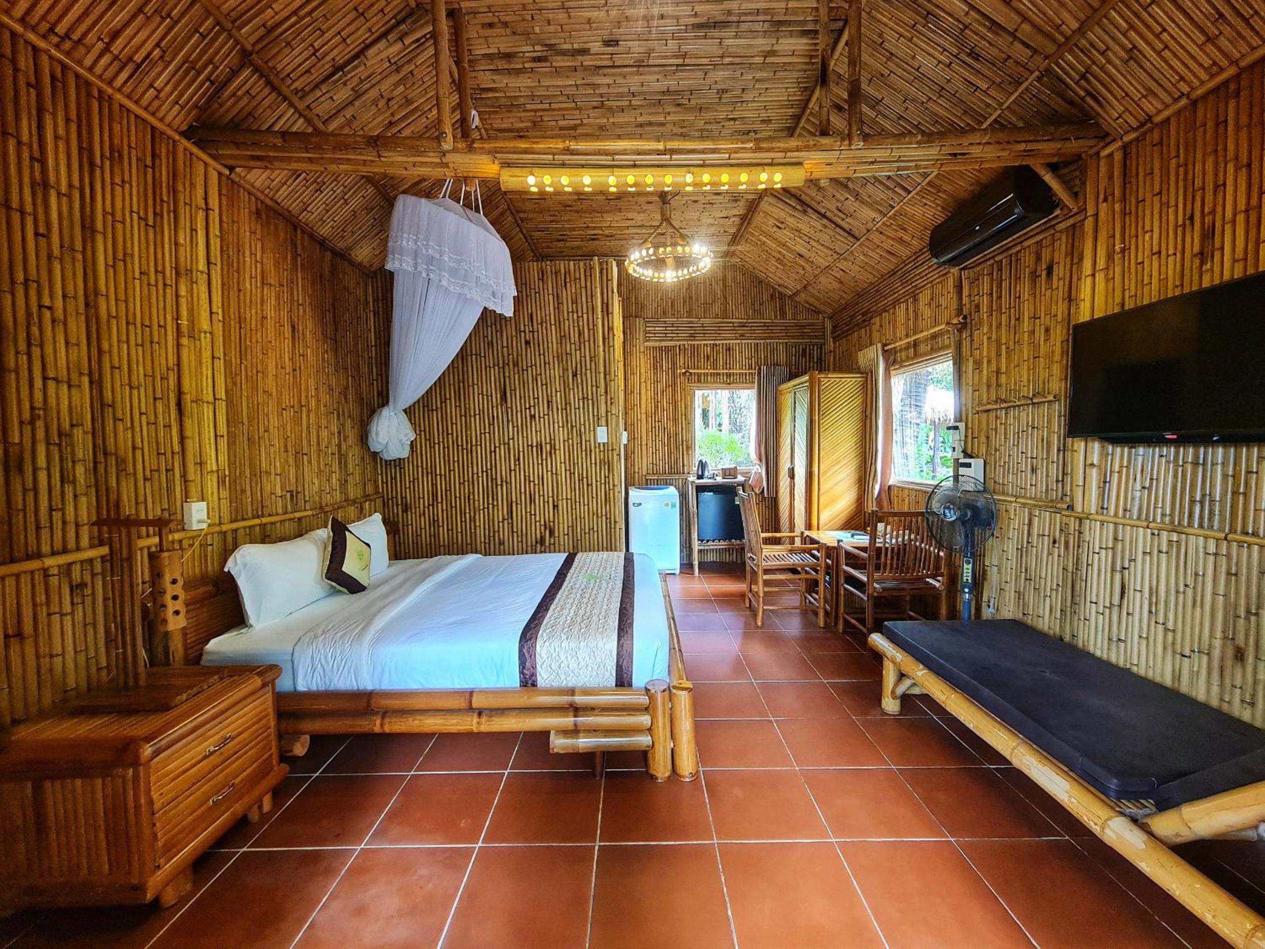 Deluxe Bungalow