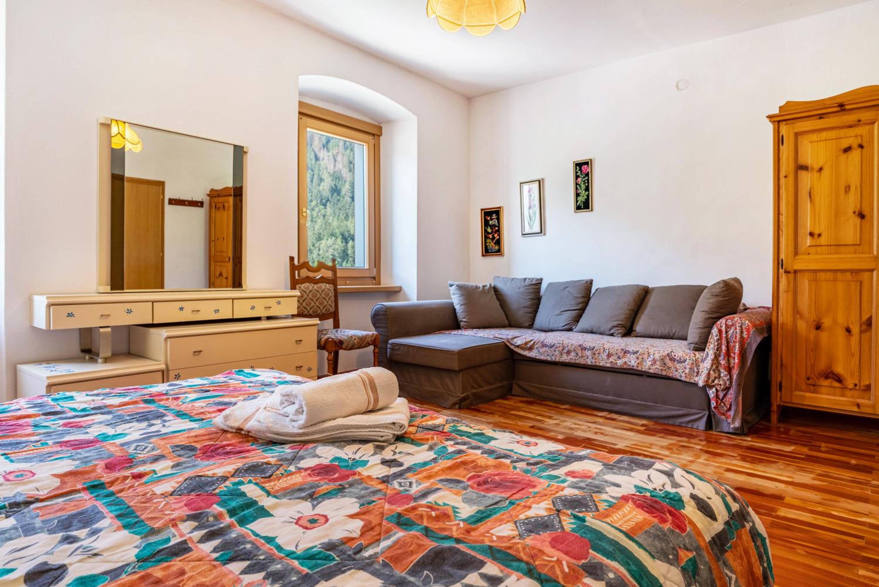 Two-Bedroom Deluxe Apartment with Garden View photo 3