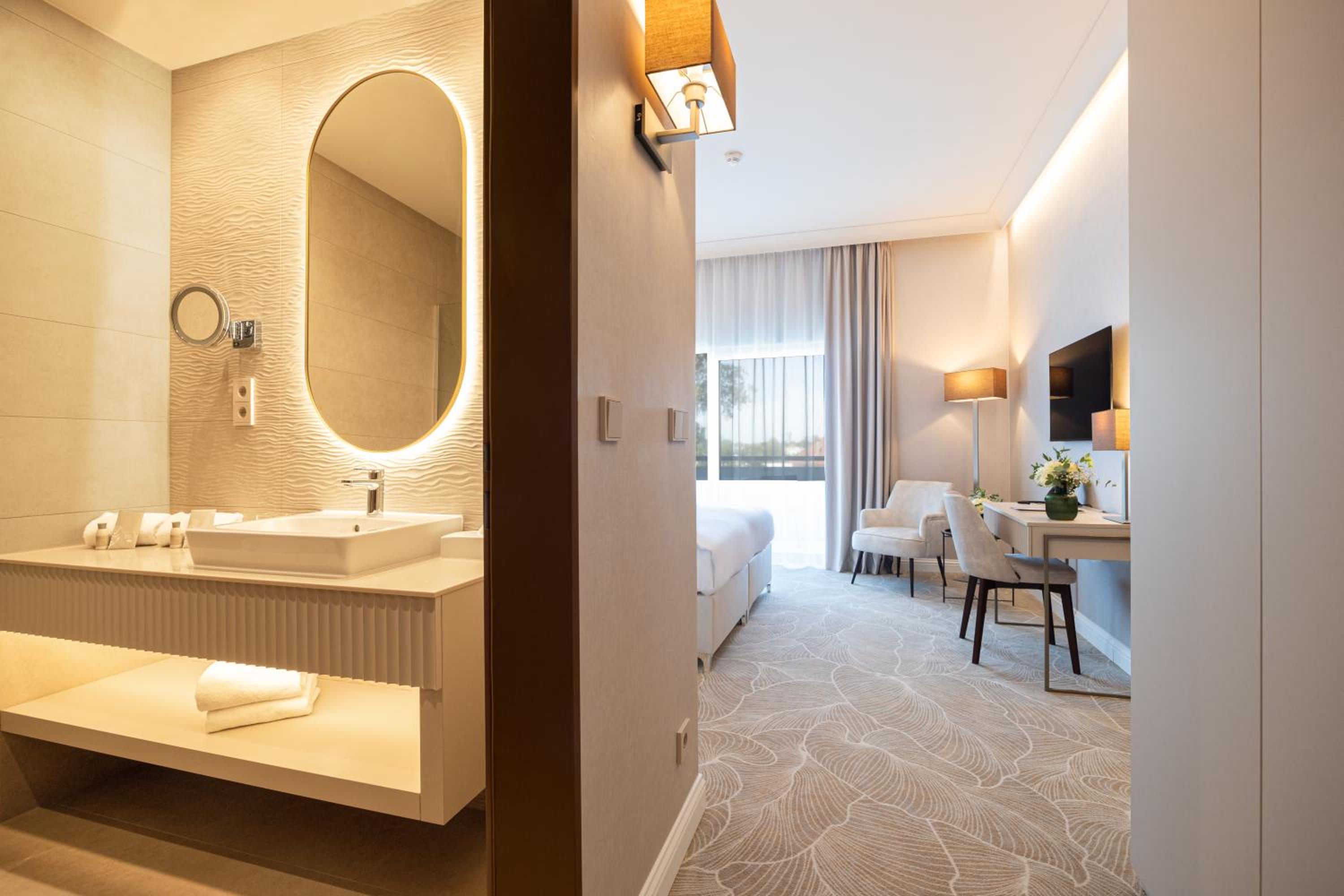 Twin Room with Terrace - Photo 3
