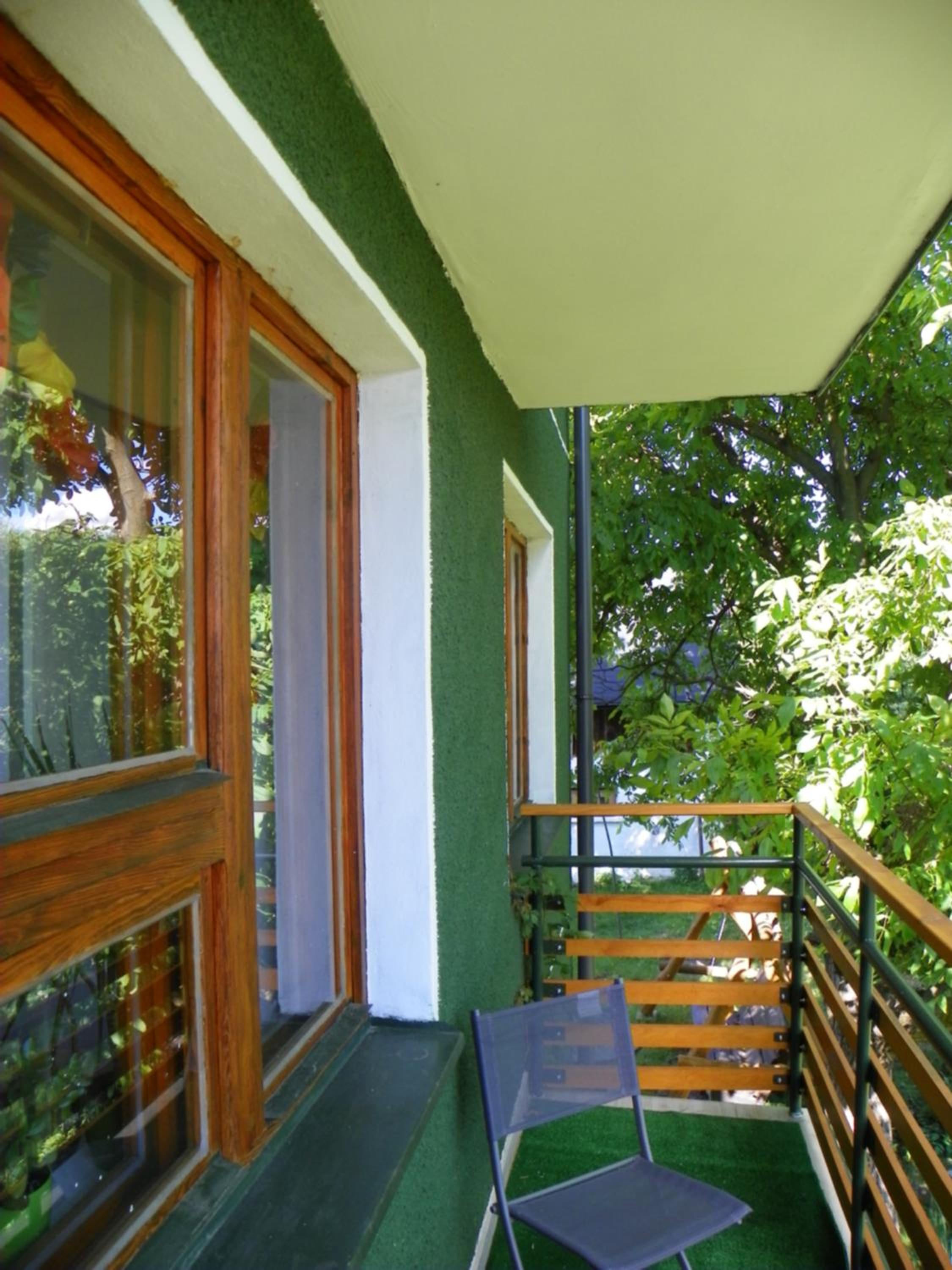 Deluxe Double Room with Balcony - Photo 9