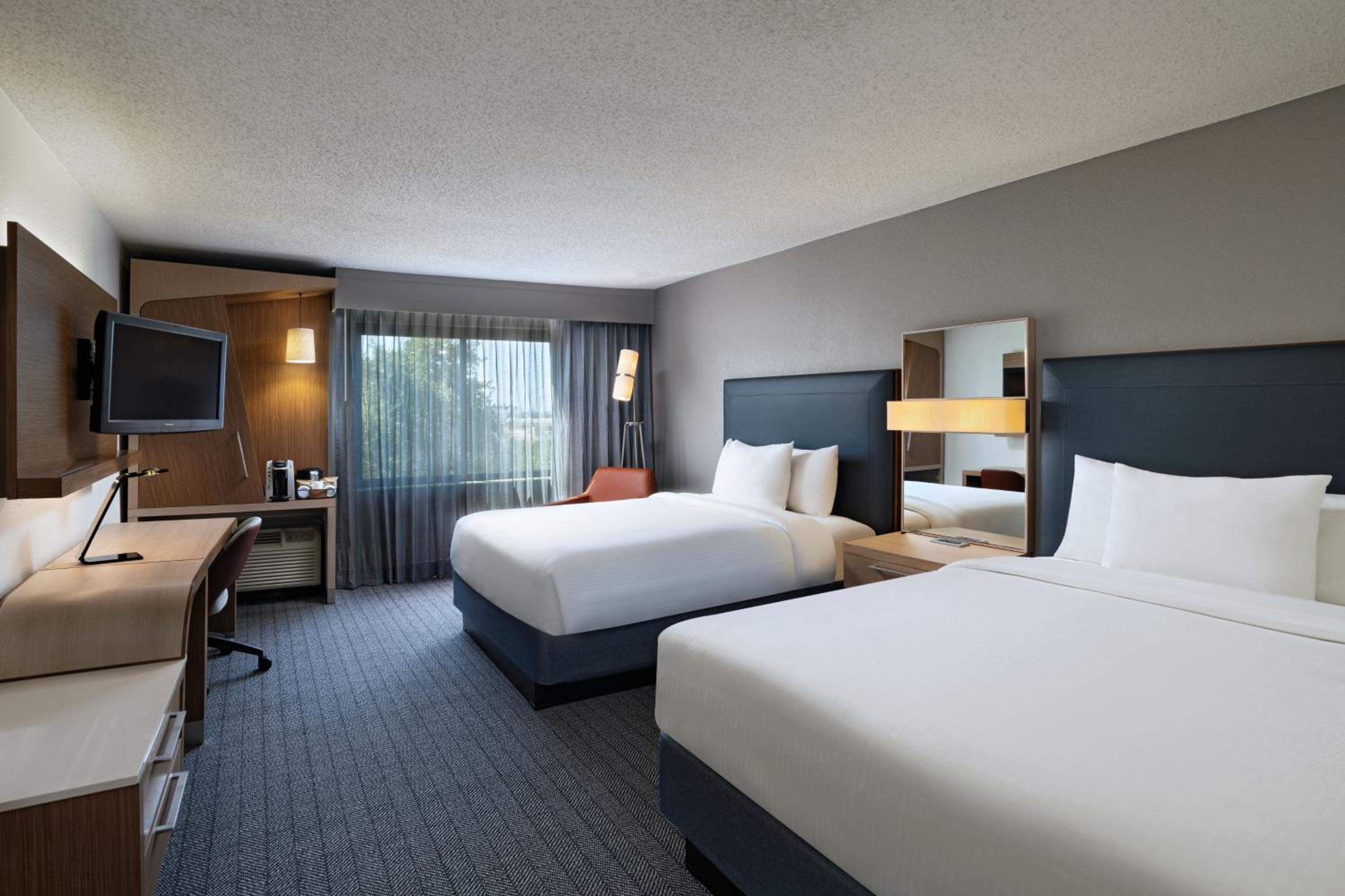 Double Room with Two Double Beds - Photo 1