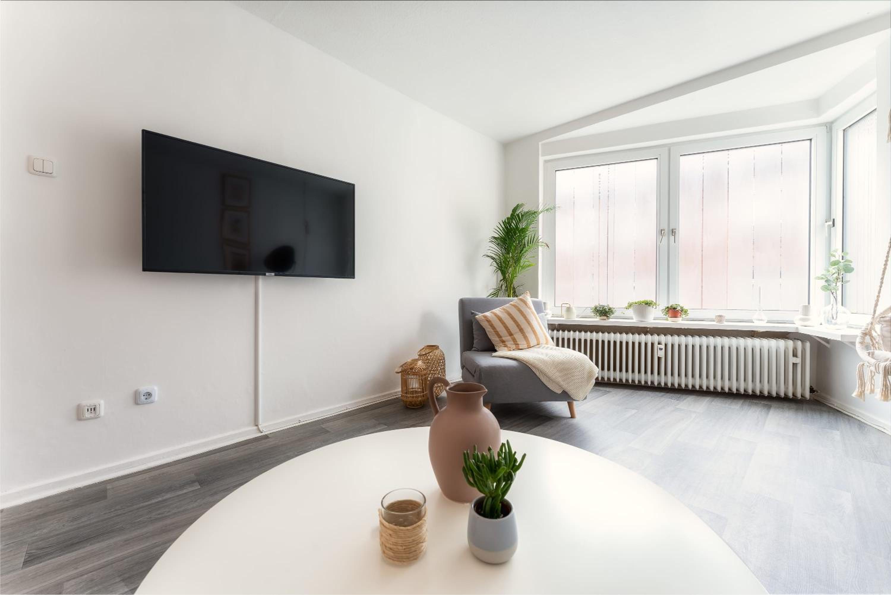 Family Room - Photo 16