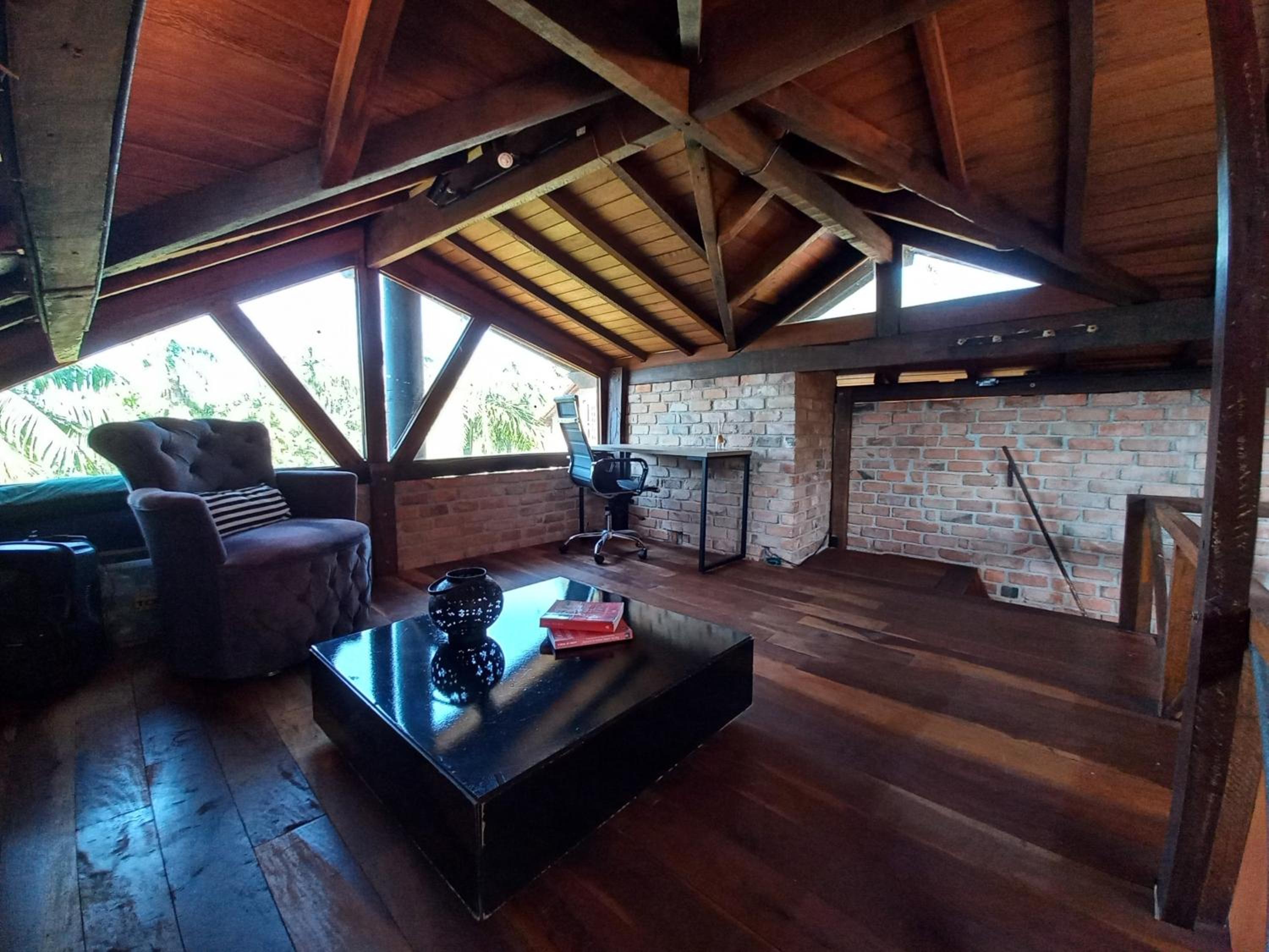 Four-Bedroom House photo 2