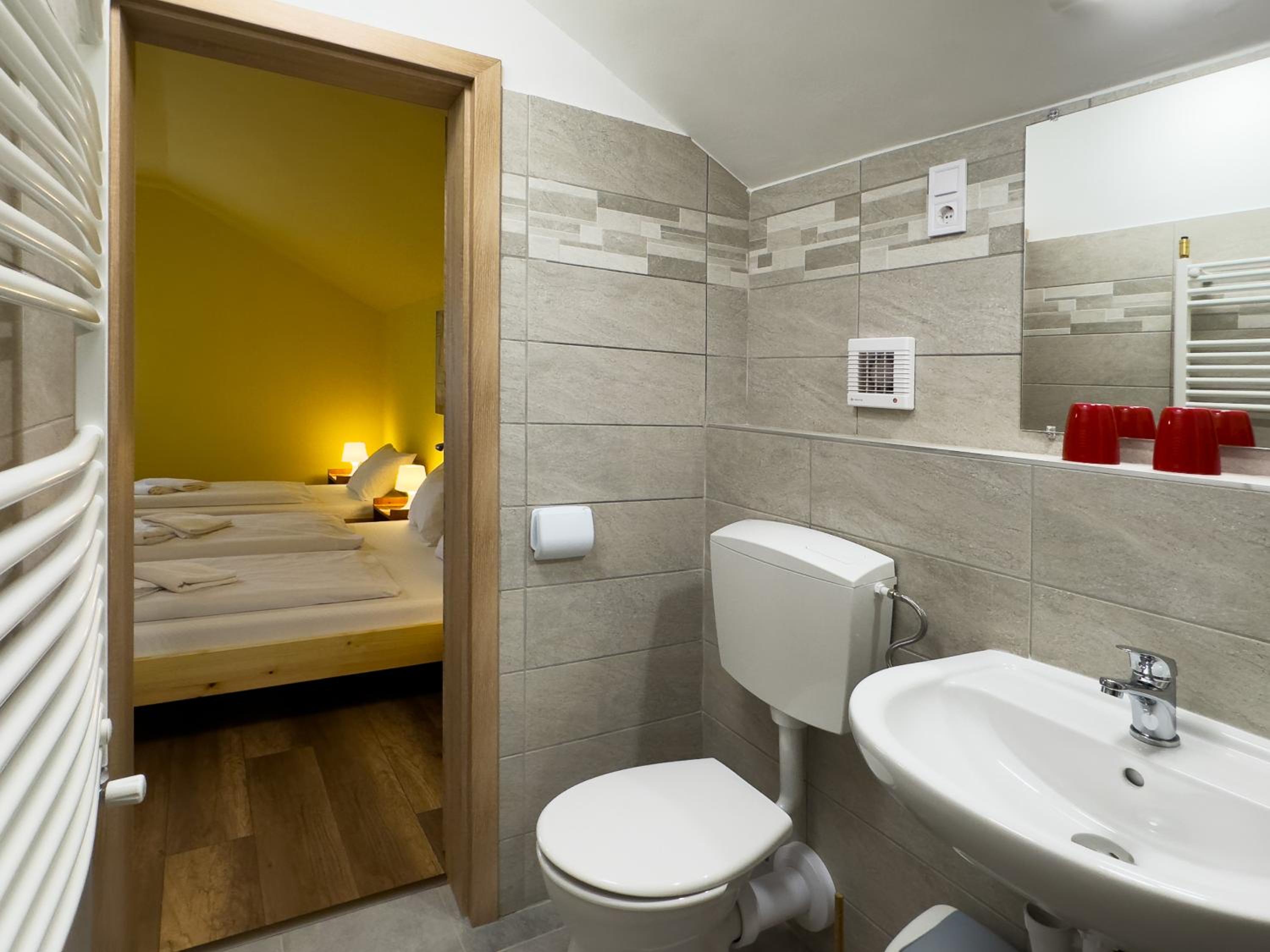 Triple Room - Photo 6