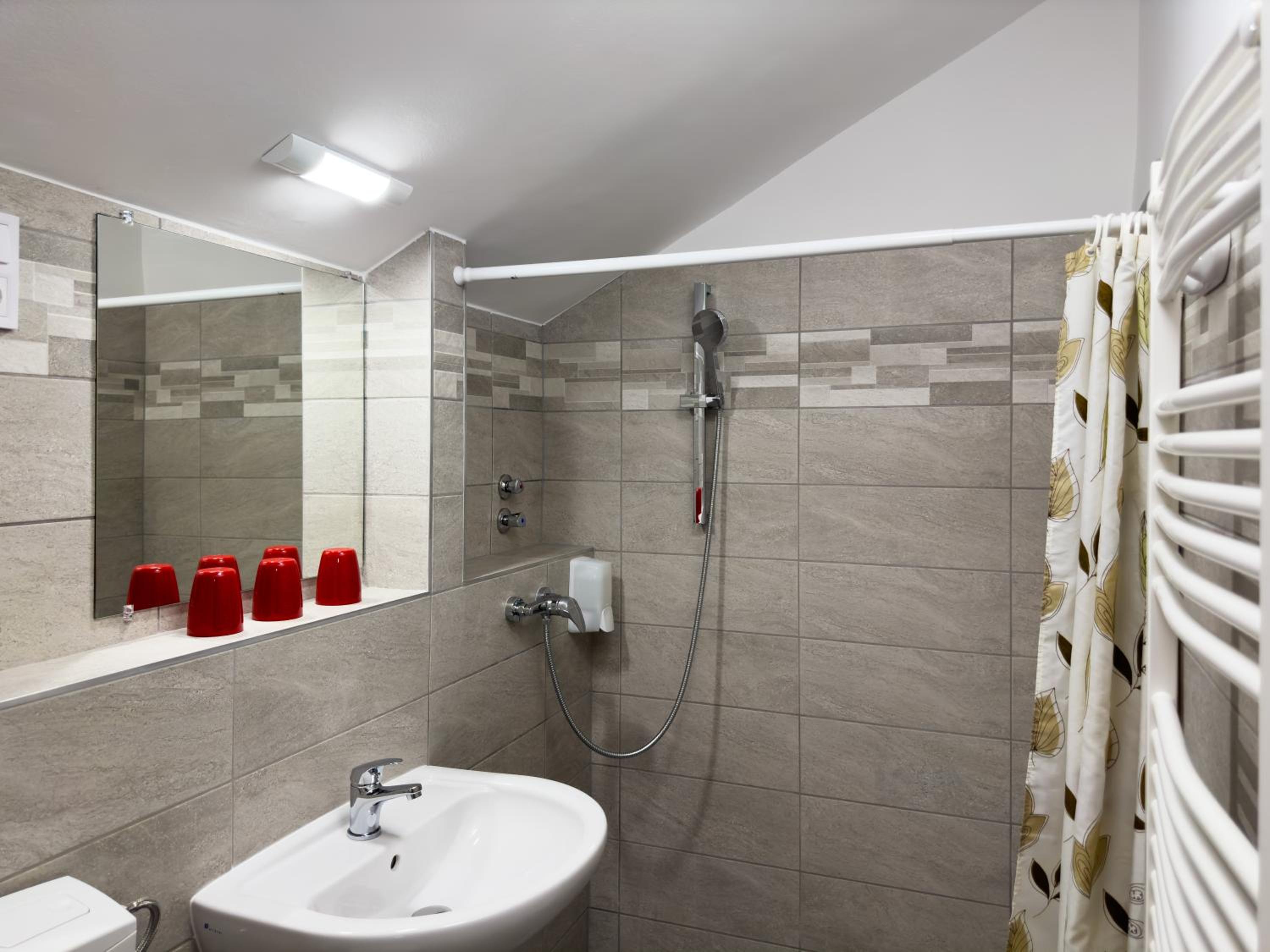Triple Room - Photo 7