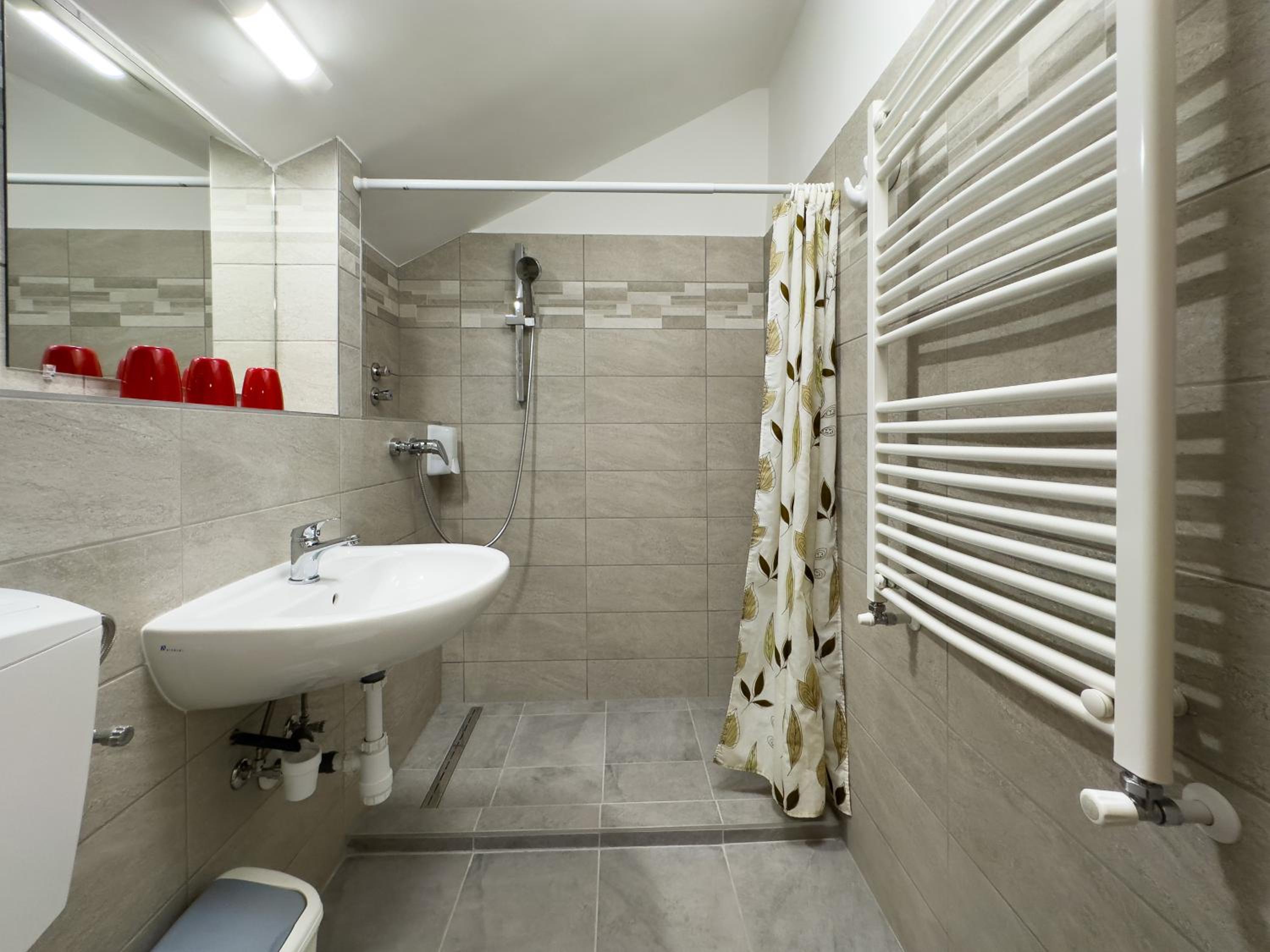 Triple Room - Photo 8