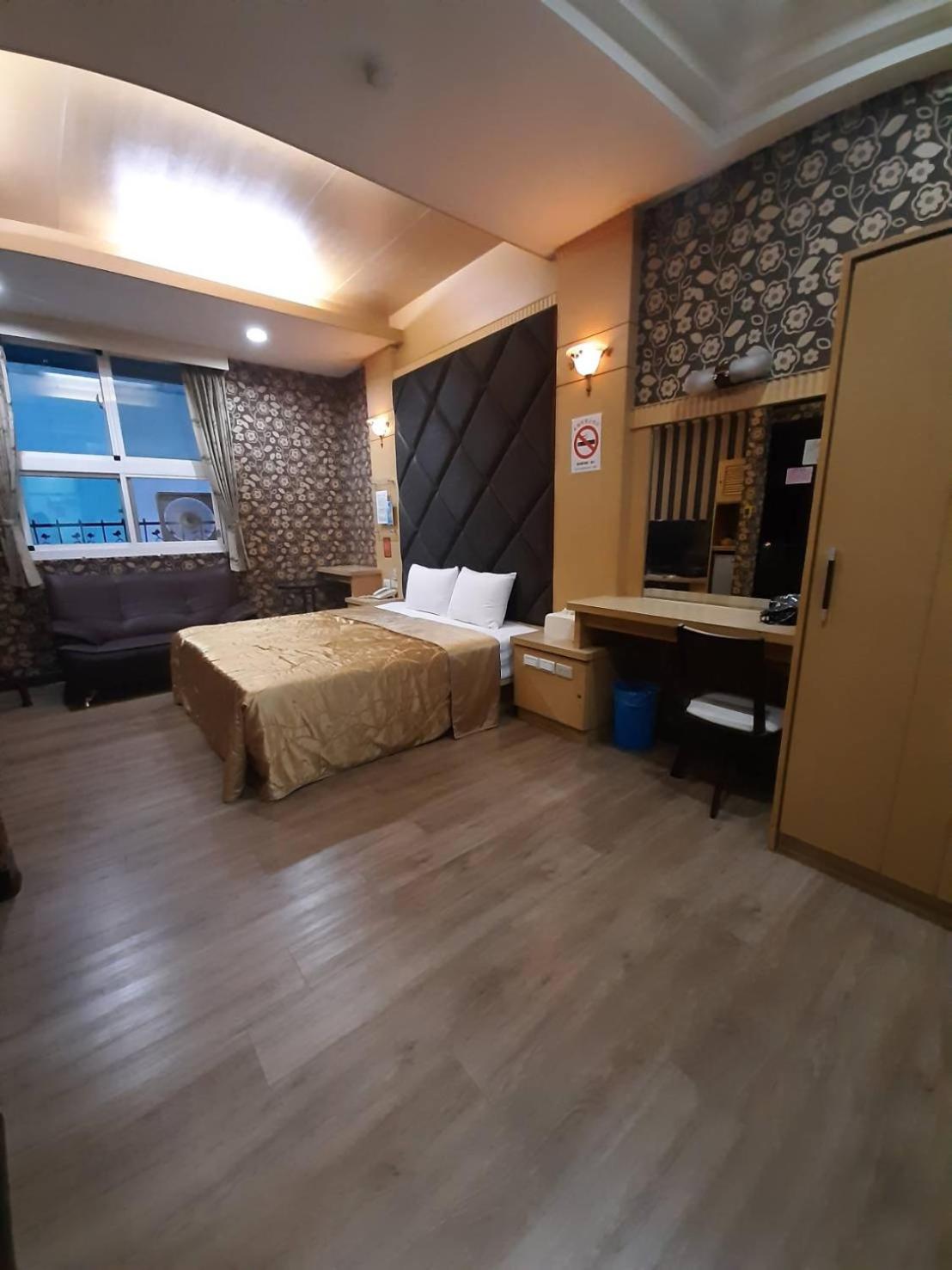 Double Room with Spa Bath photo 1