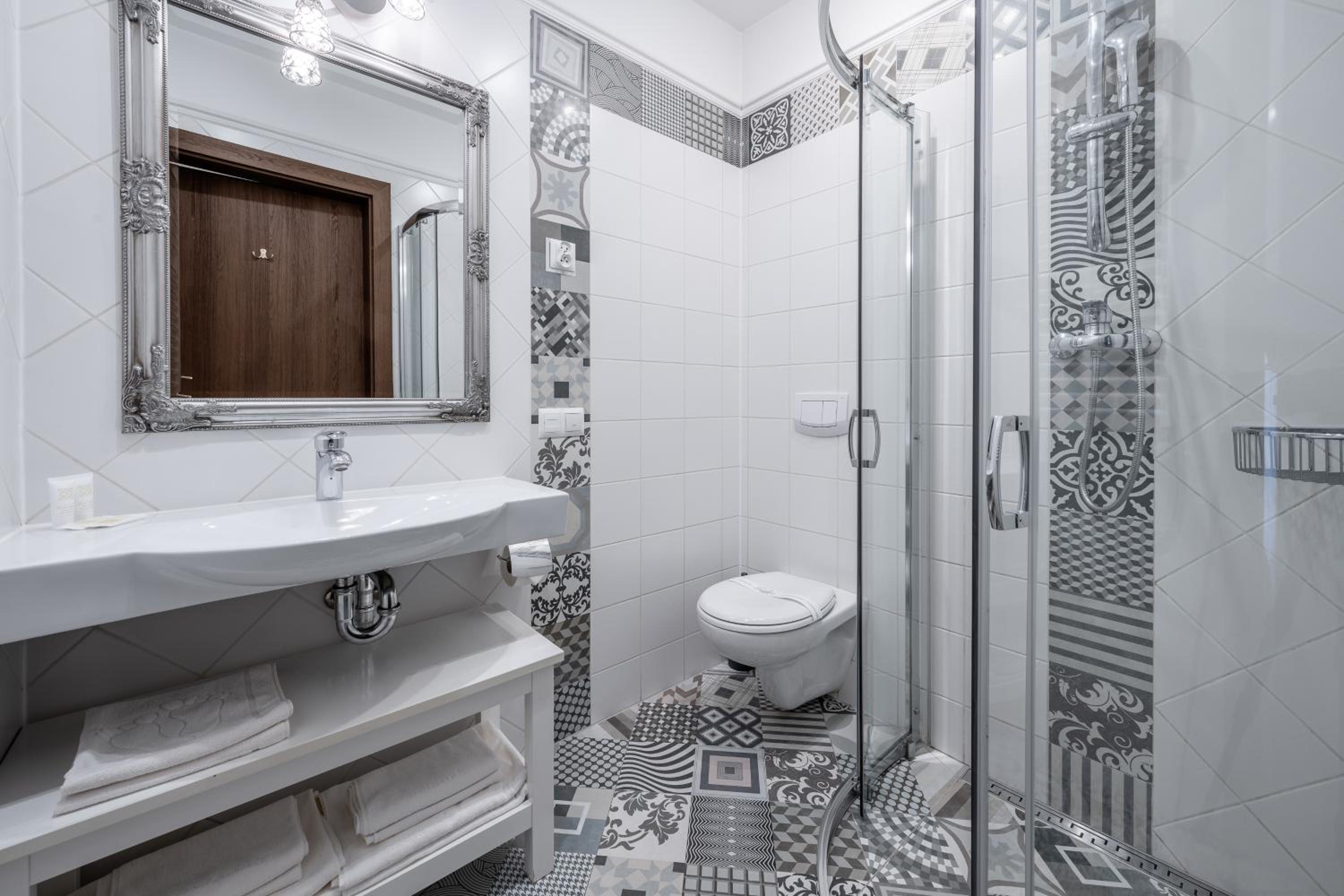 Double or Twin Room with Terrace - Photo 2