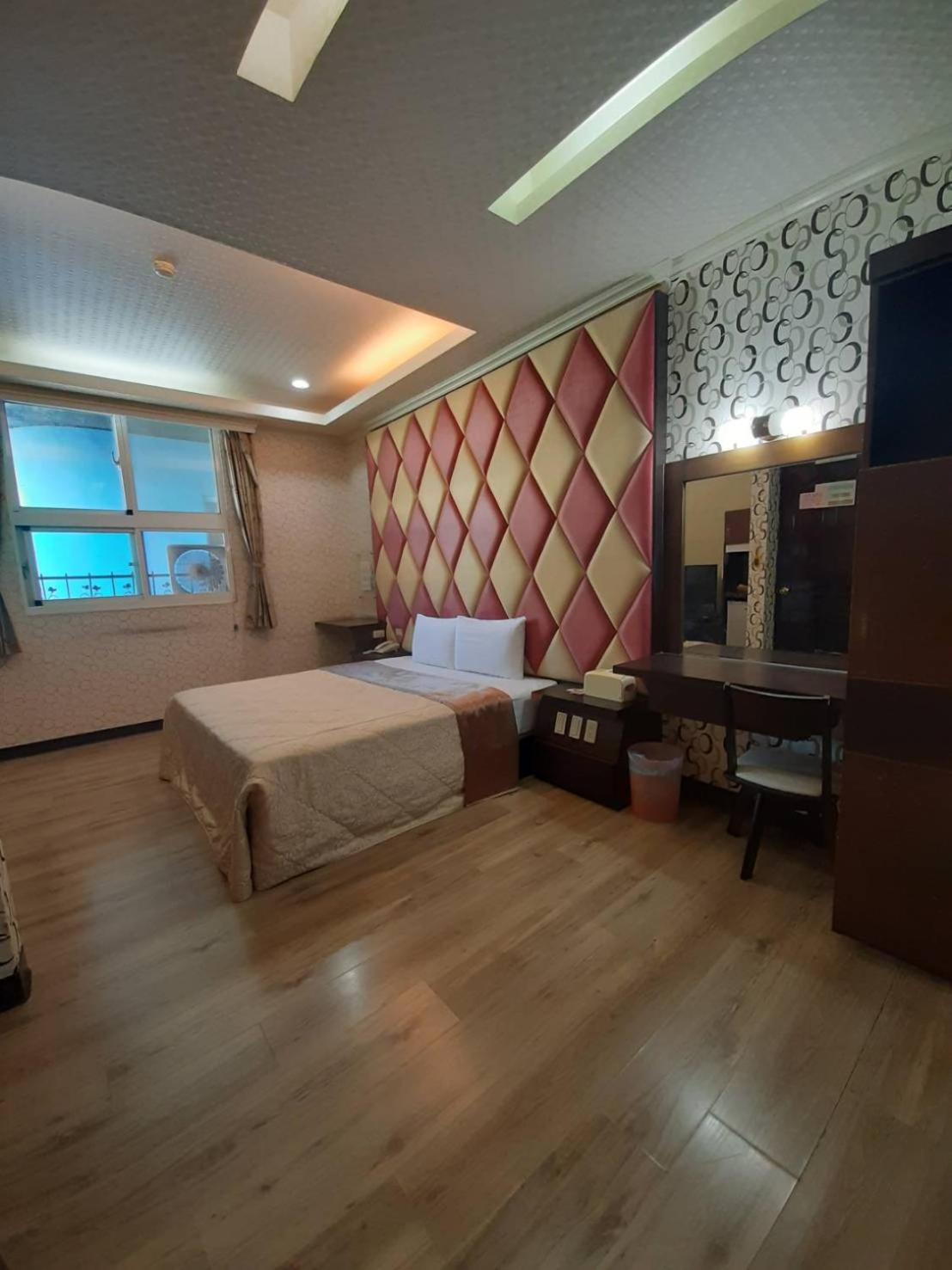 Double Room with Spa Bath photo 2