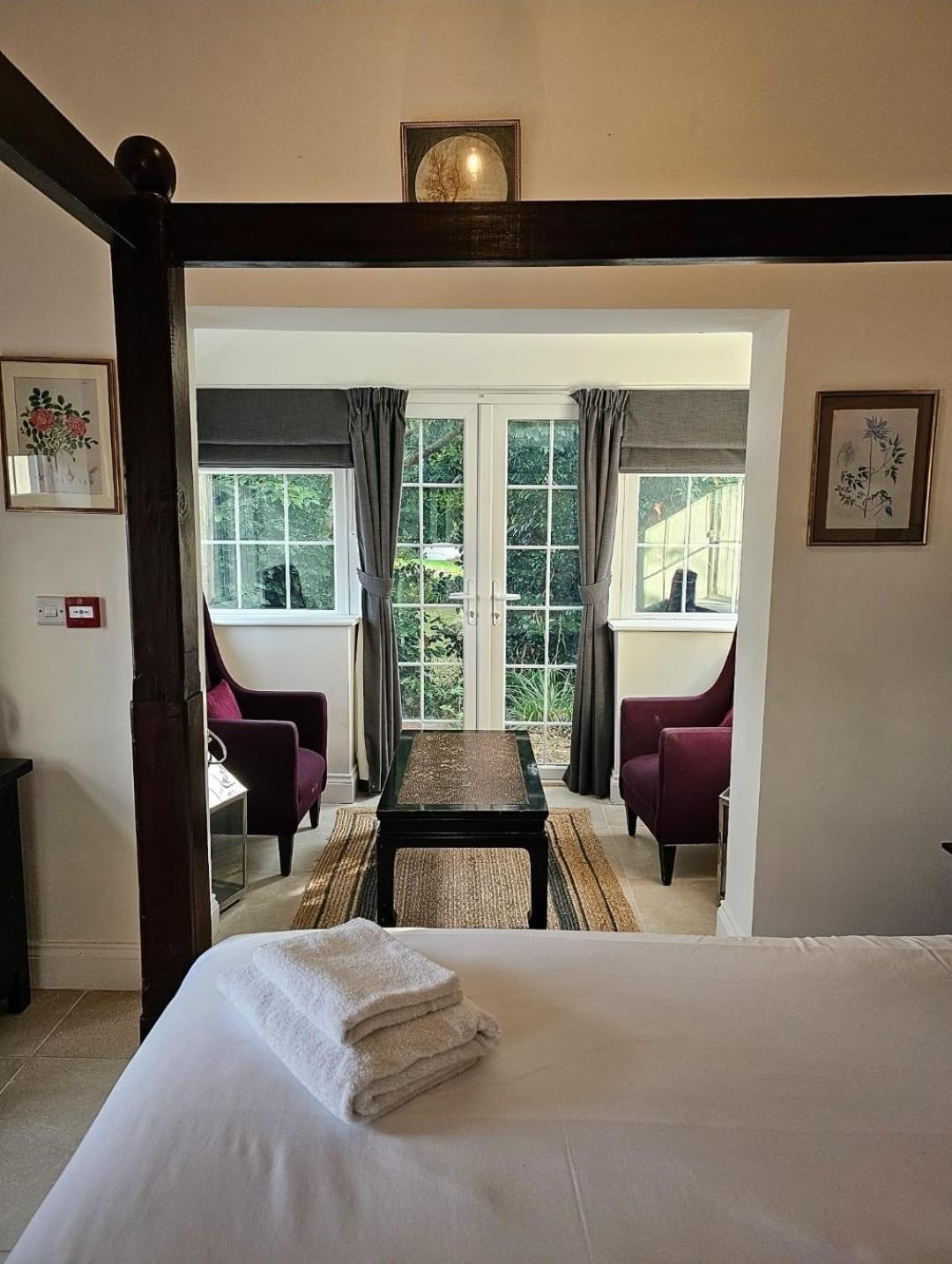 Family Room with Garden View - Photo 2