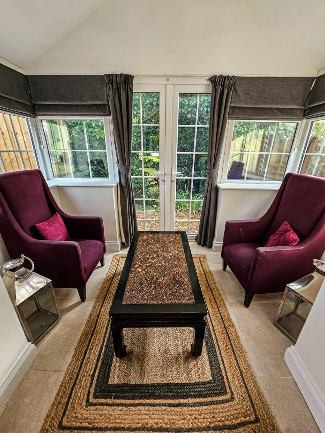 Family Room with Garden View - Photo 4