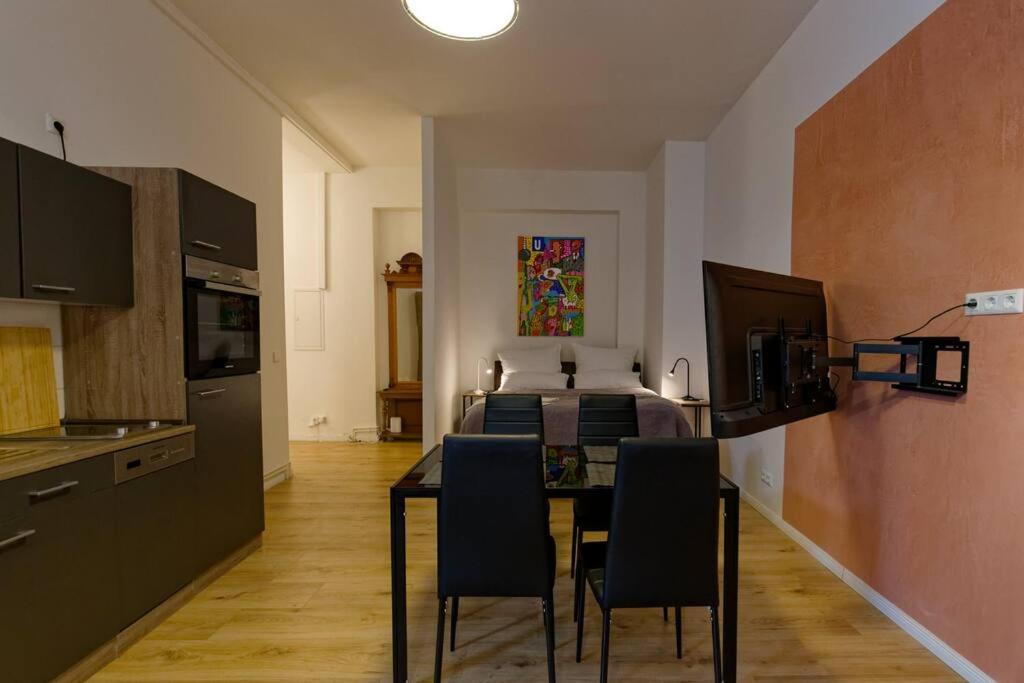 One-Bedroom Apartment photo 2