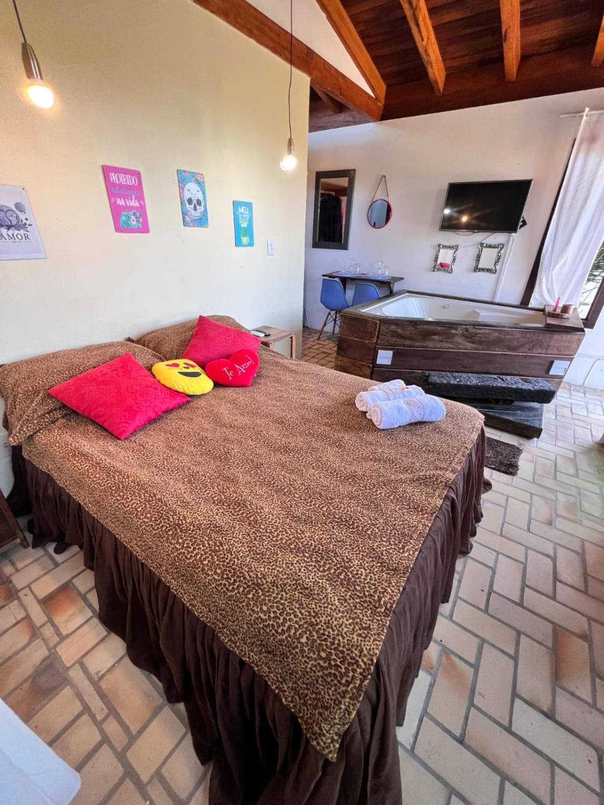 Suite with Hot Tub - Photo 21