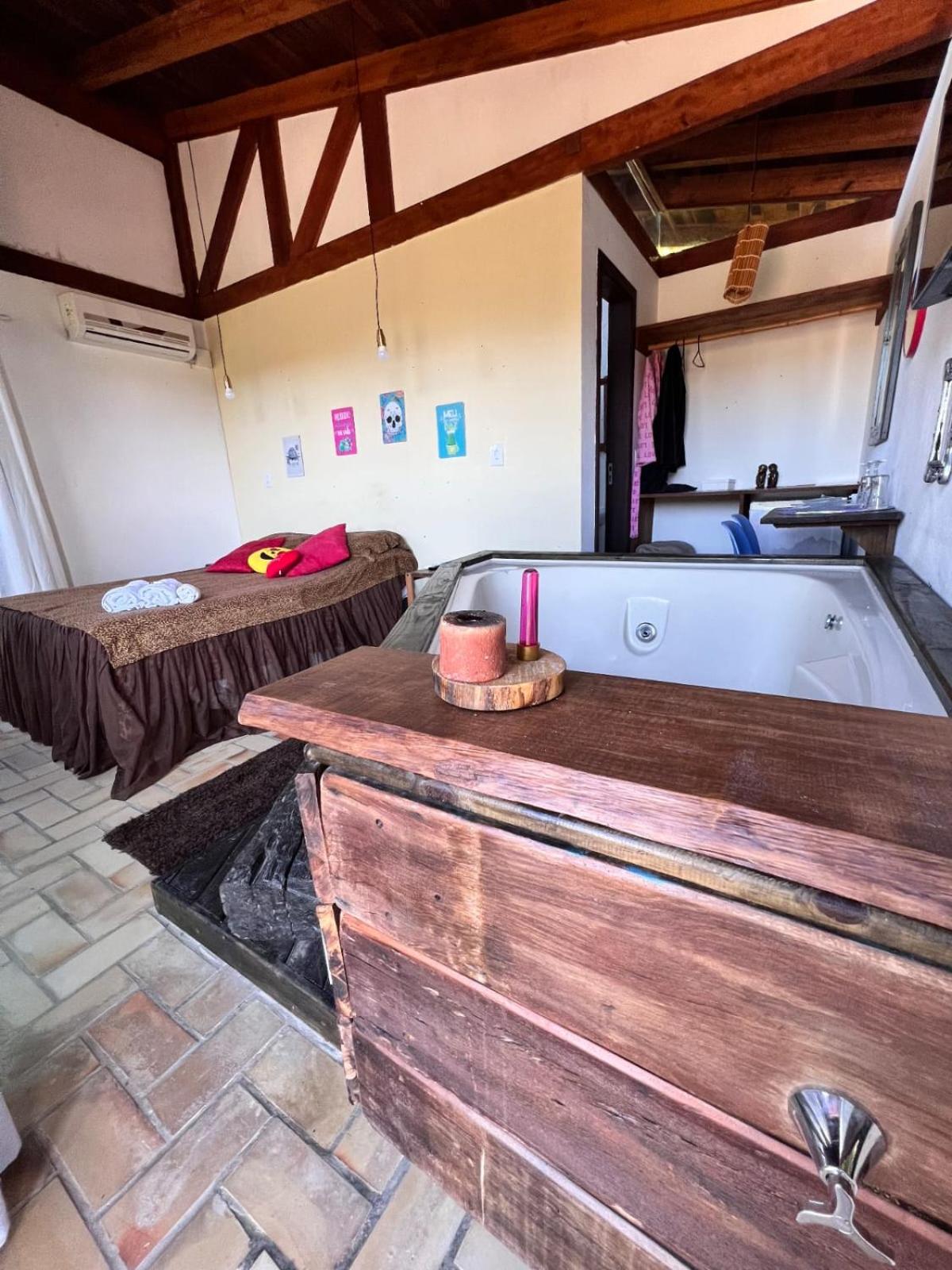 Suite with Hot Tub - Photo 8